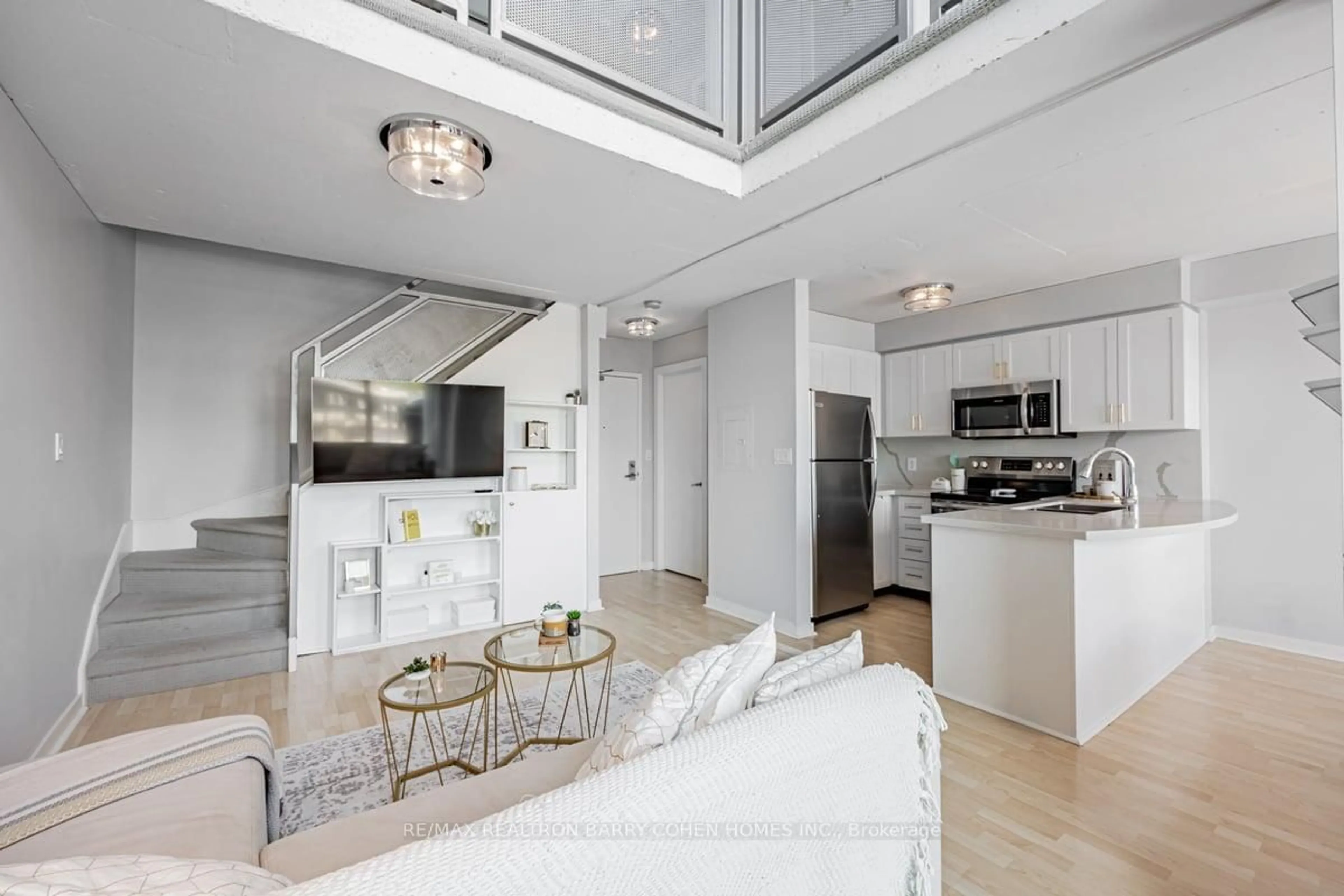 Open concept kitchen, unknown for 800 King St #PH 803, Toronto Ontario M5V 3M7