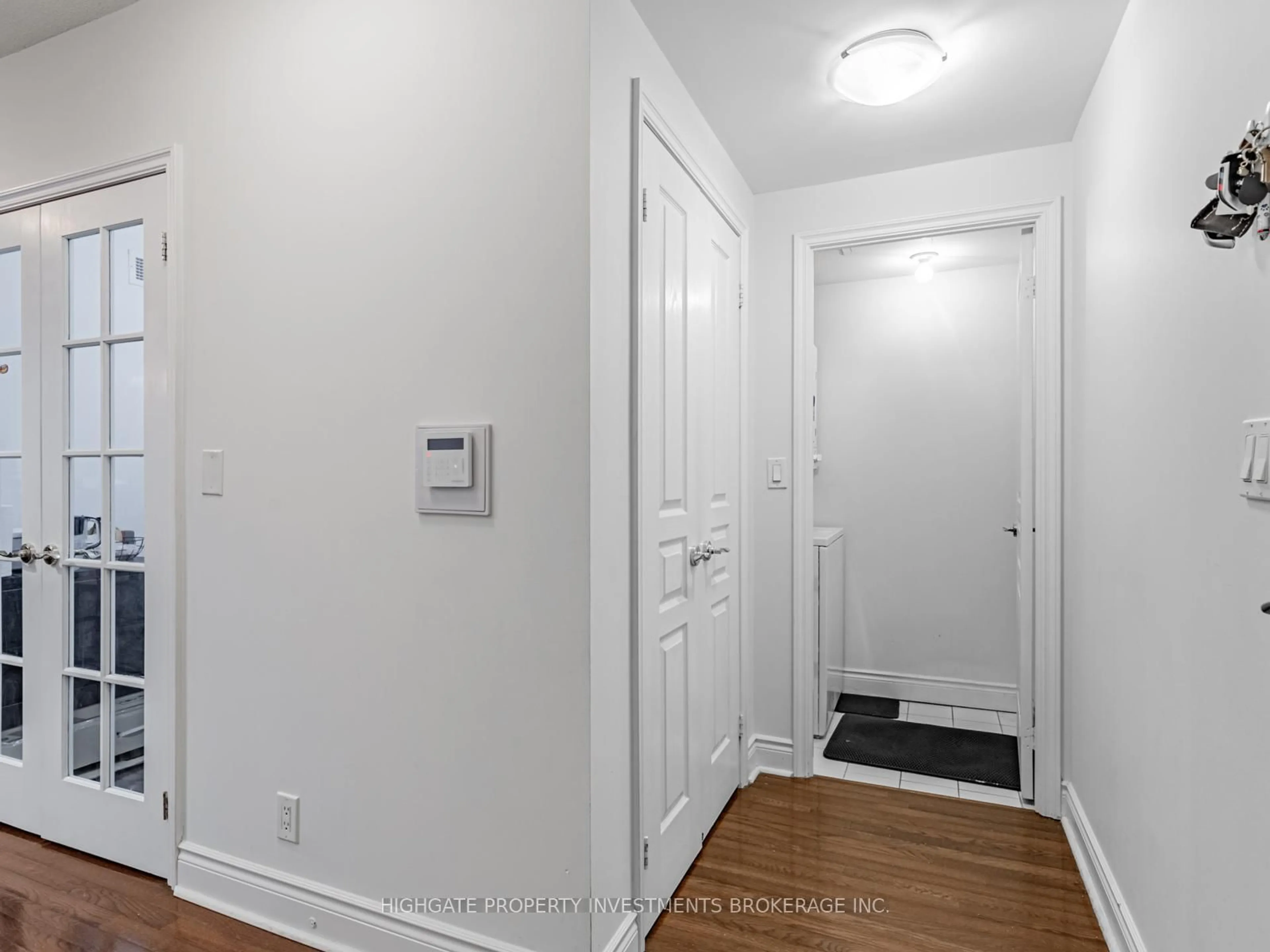 Indoor entryway for 10 Delisle Ave #705, Toronto Ontario M4V 3C6