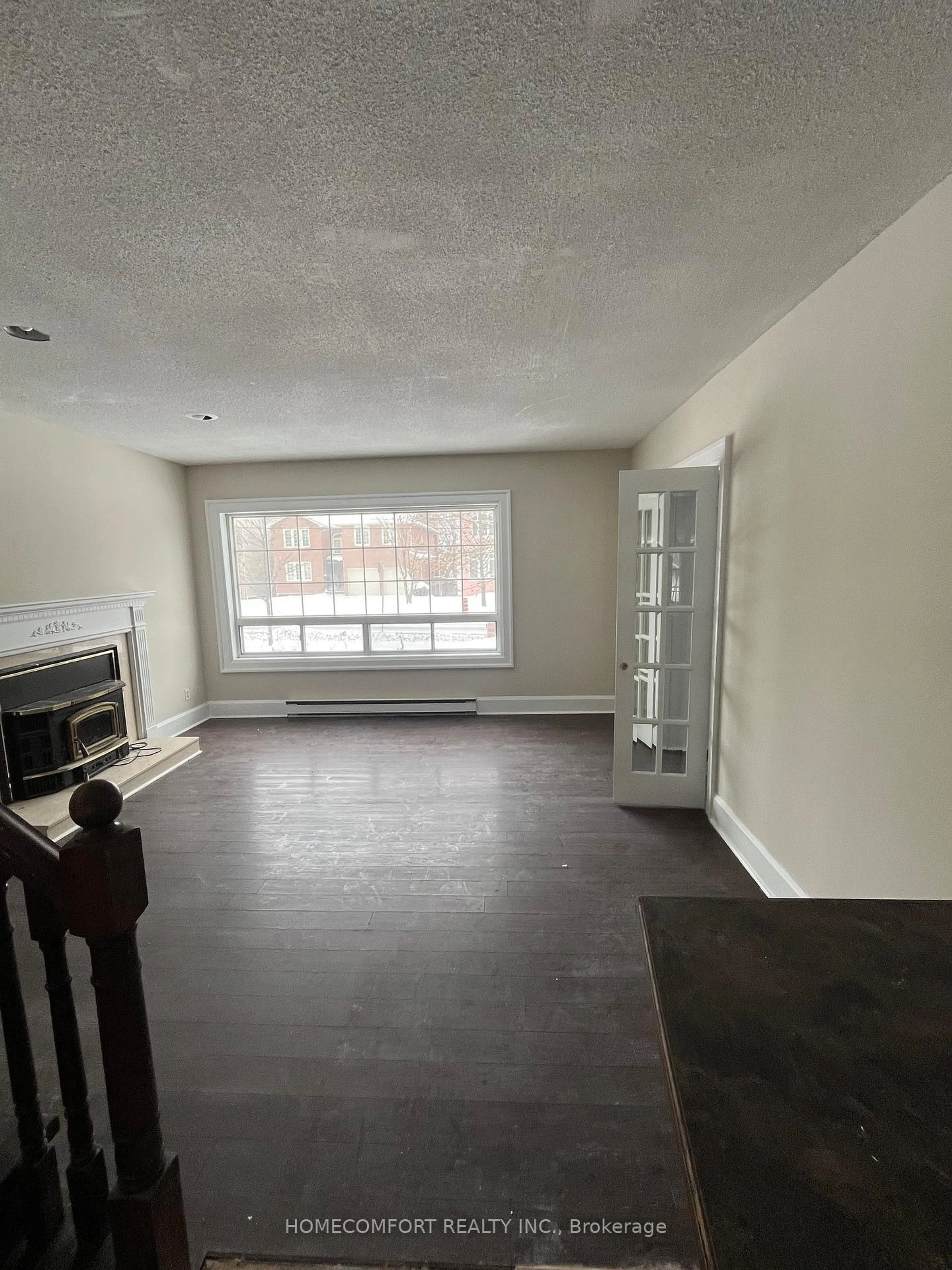 A pic of a room for 208 Hollywood Ave, Toronto Ontario M2N 3K6