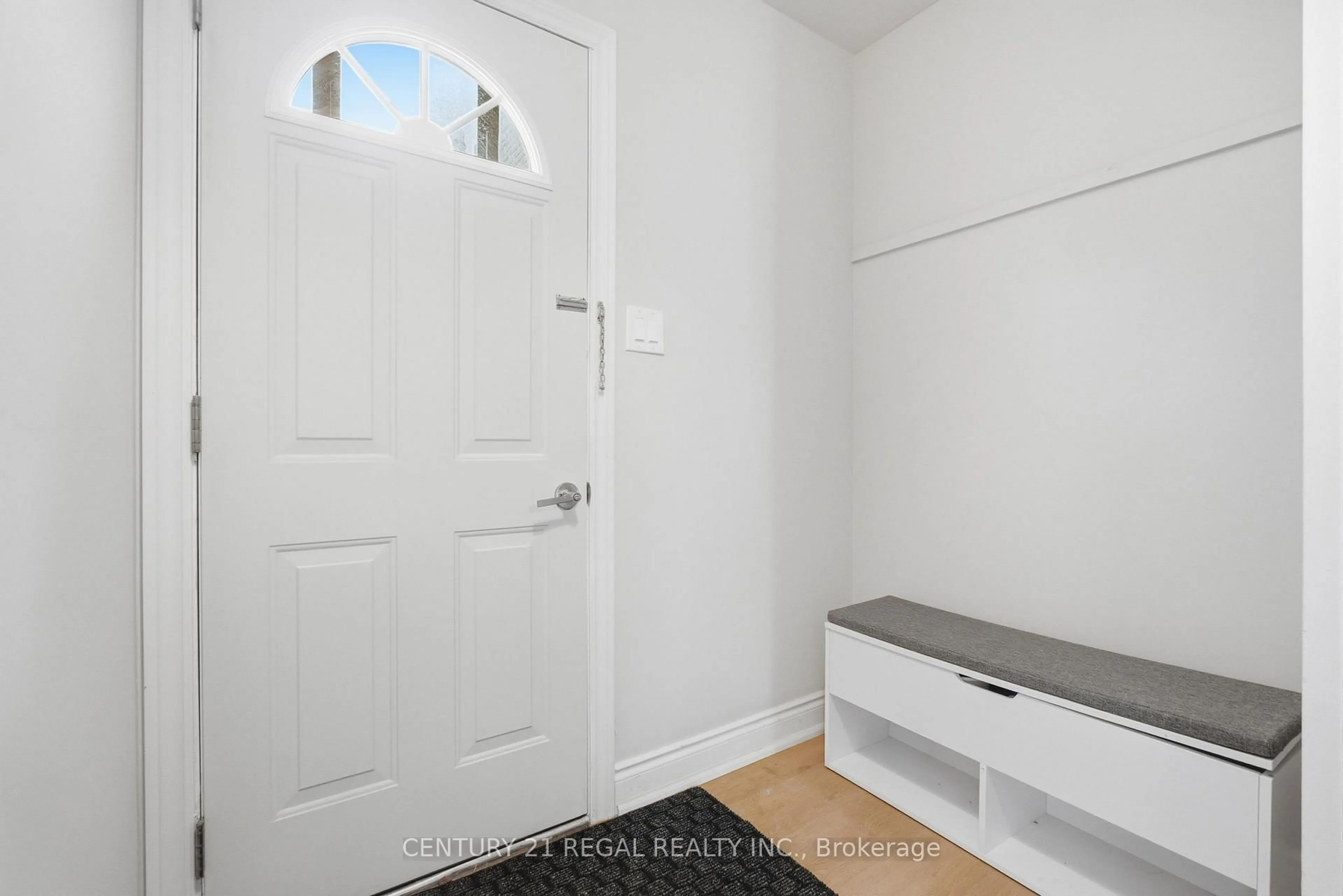 Indoor entryway for 24 Rock Fern Way, Toronto Ontario M2J 4N2