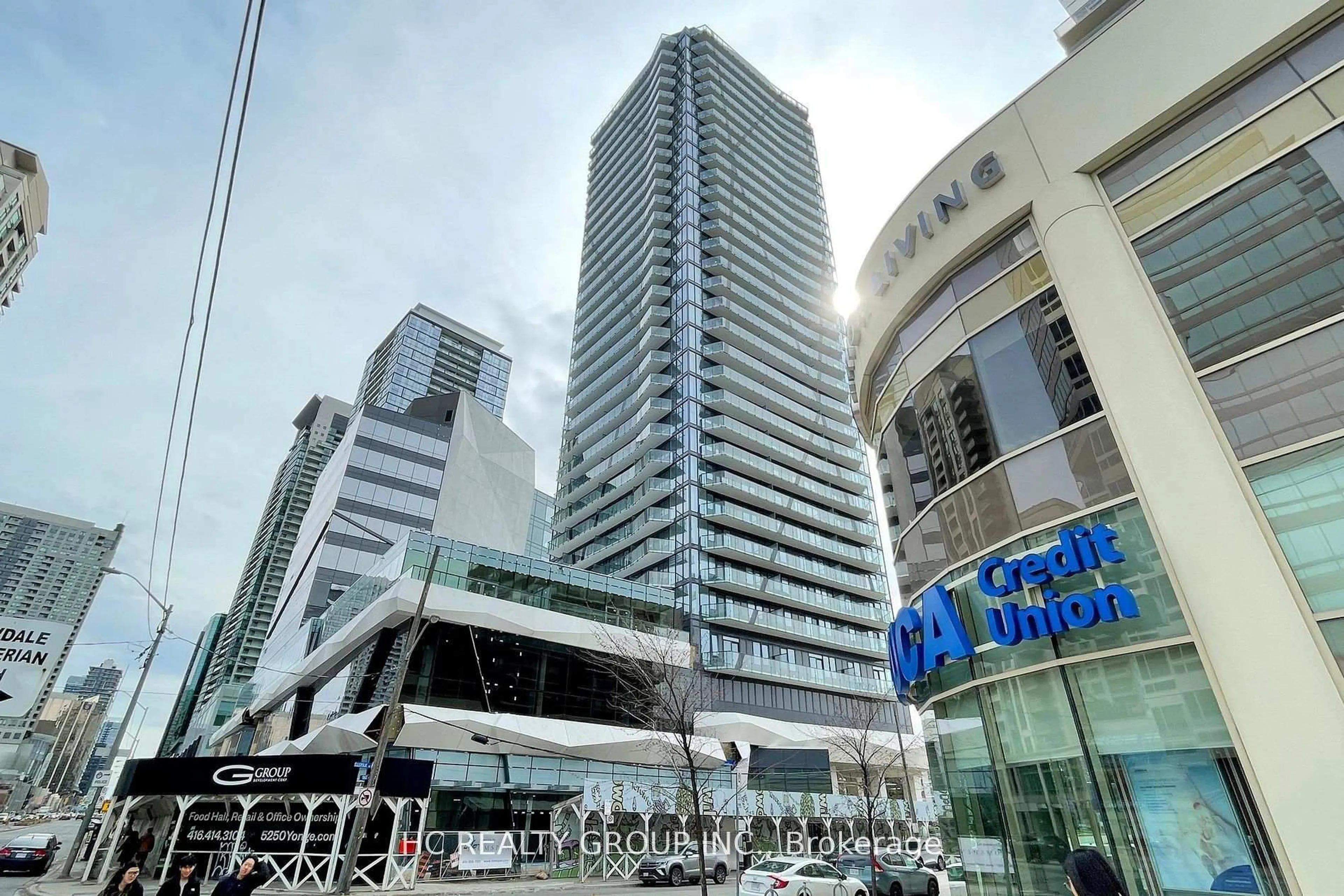 Indoor foyer for 15 Ellerslie Ave #LPH08, Toronto Ontario M2N 0L7