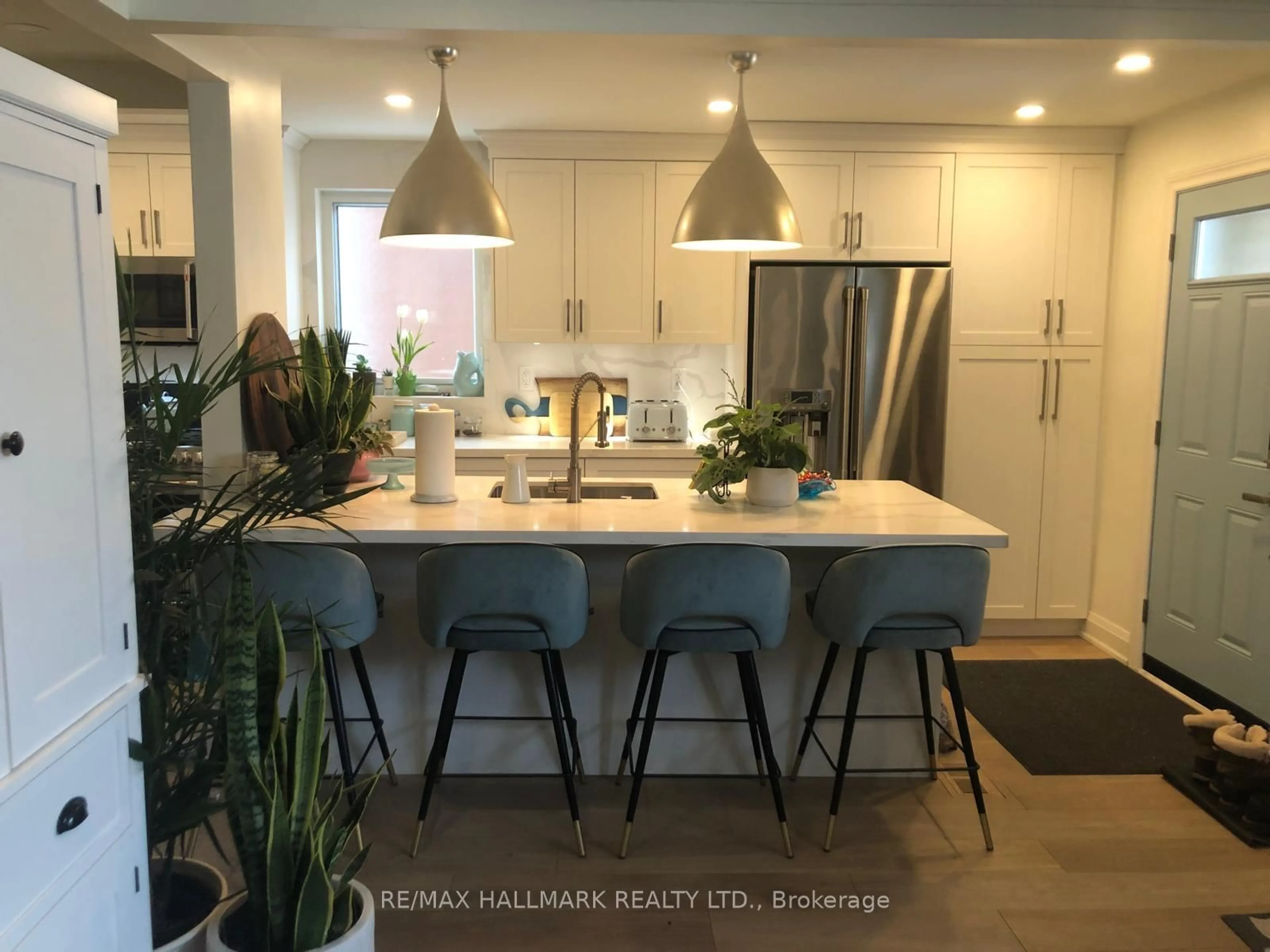 Open concept kitchen, ceramic/tile floor for 203 Elmhurst Ave, Toronto Ontario M2N 1S2