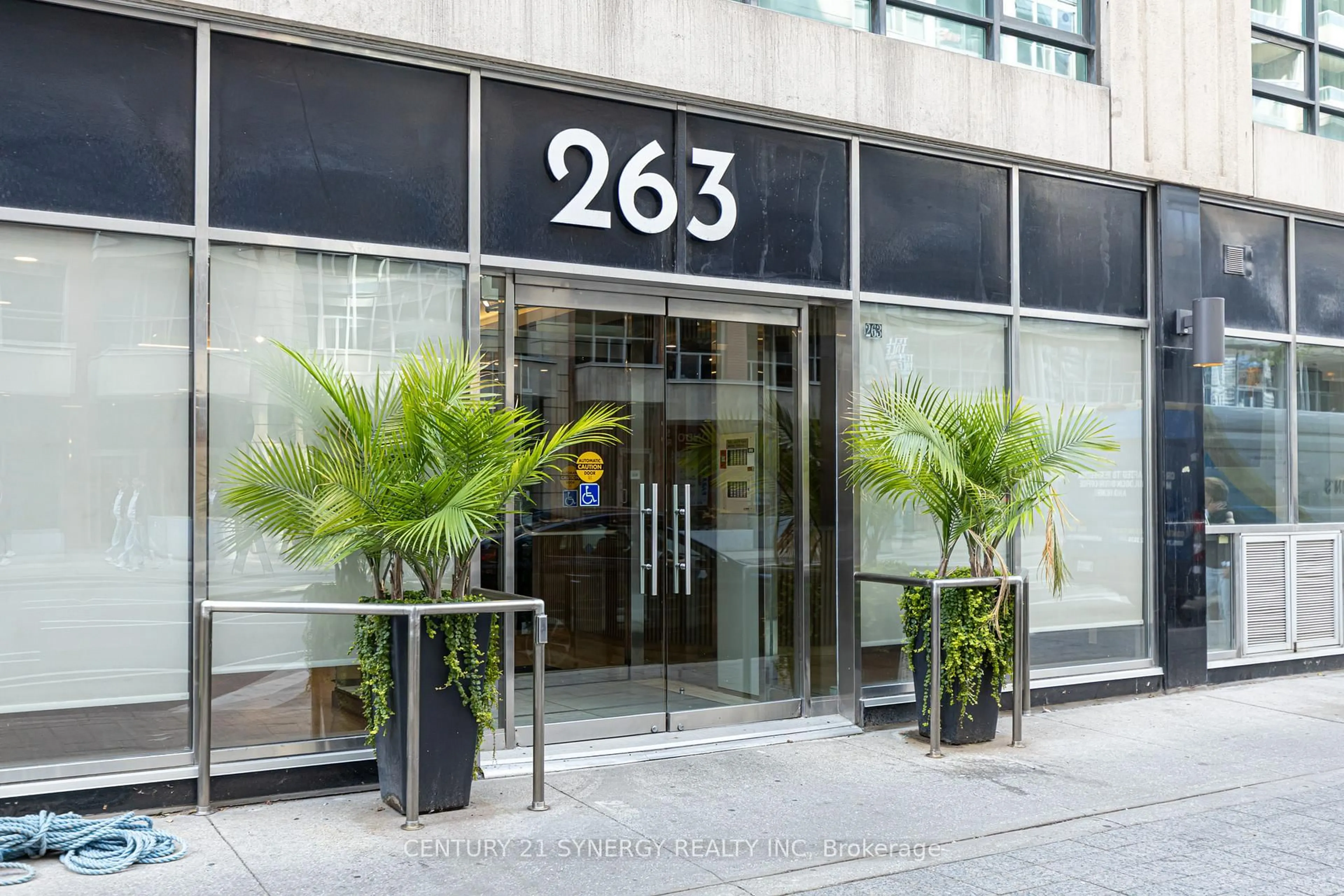Indoor foyer for 263 Wellington St #306, Toronto Ontario M5V 3E6