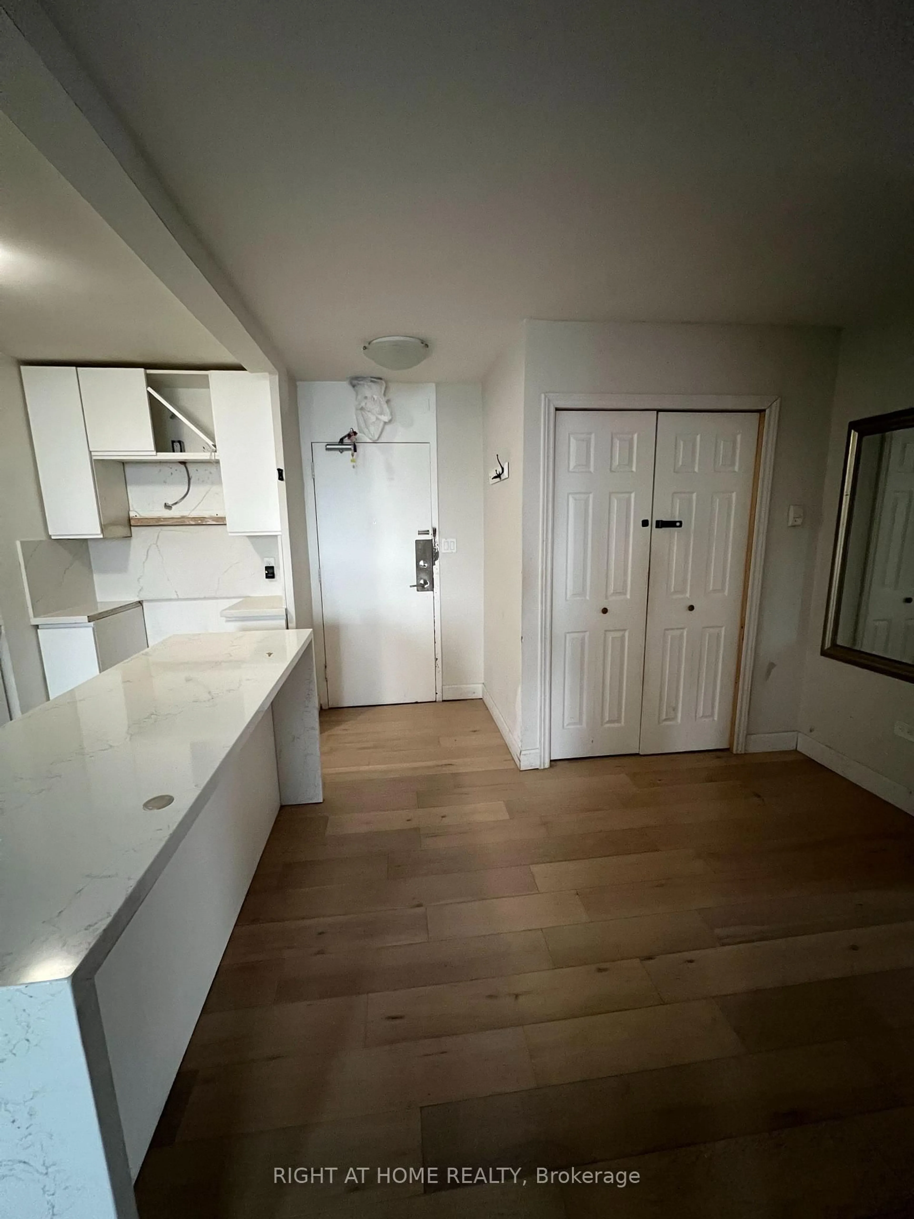 A pic of a room for 40 Homewood Ave #2201, Toronto Ontario M4Y 2K2