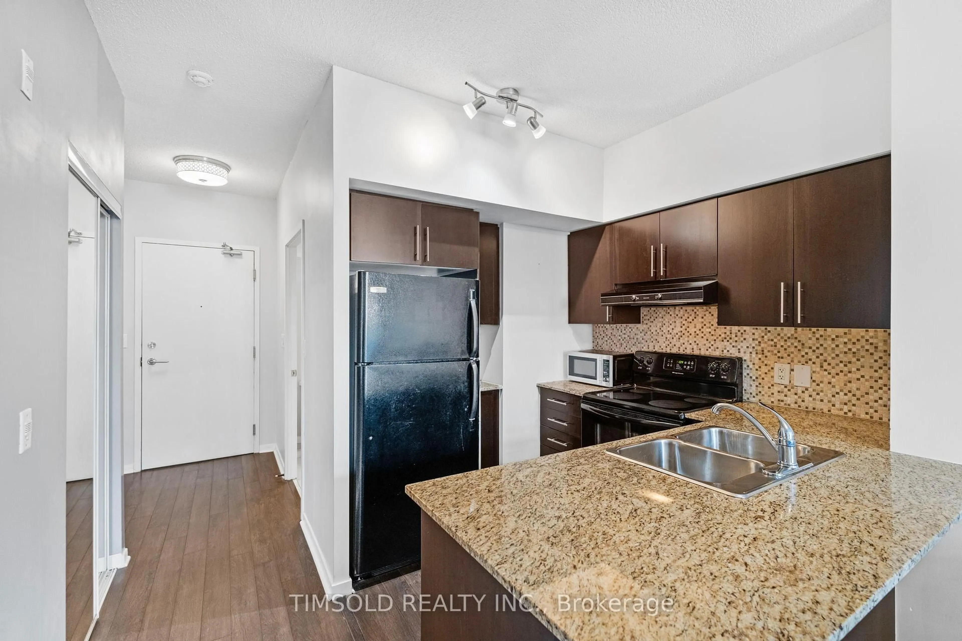 Standard kitchen, unknown for 120 Dallimore Circ #102, Toronto Ontario M3C 4J1