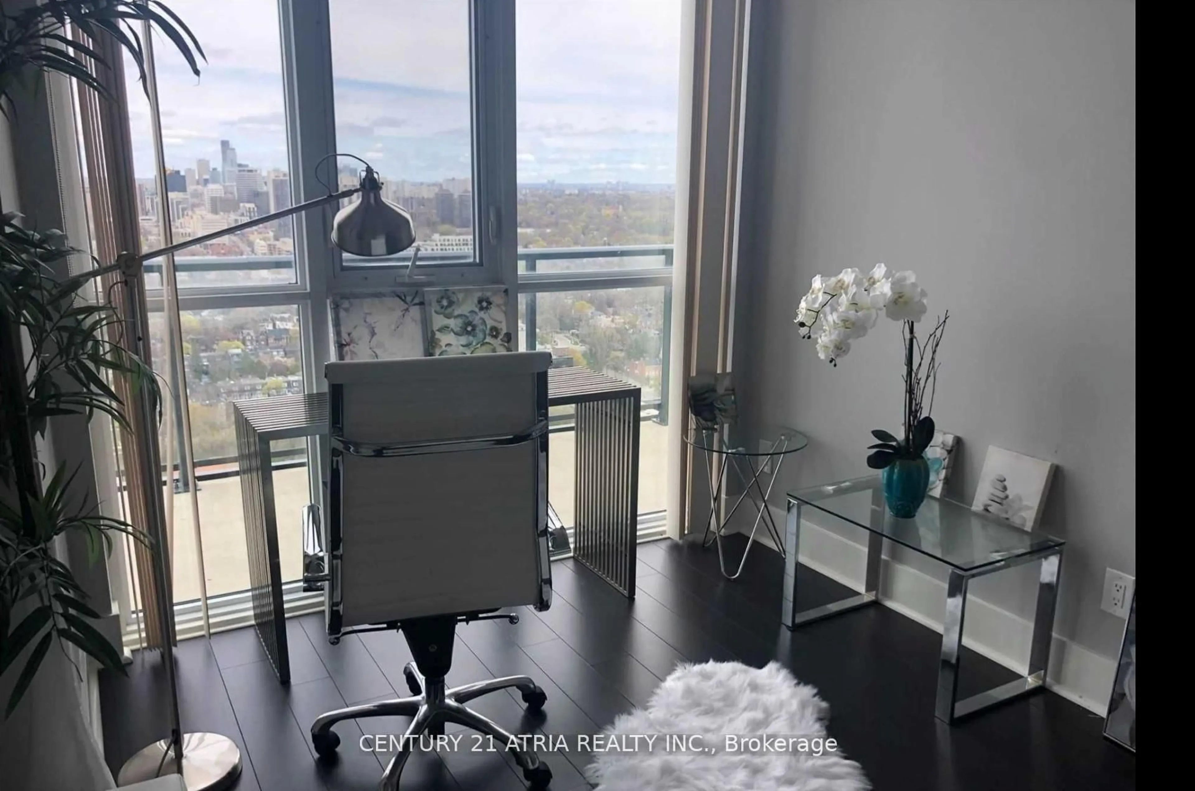 A pic of a room for 32 Davenport Rd #3002, Toronto Ontario M5R 0B5