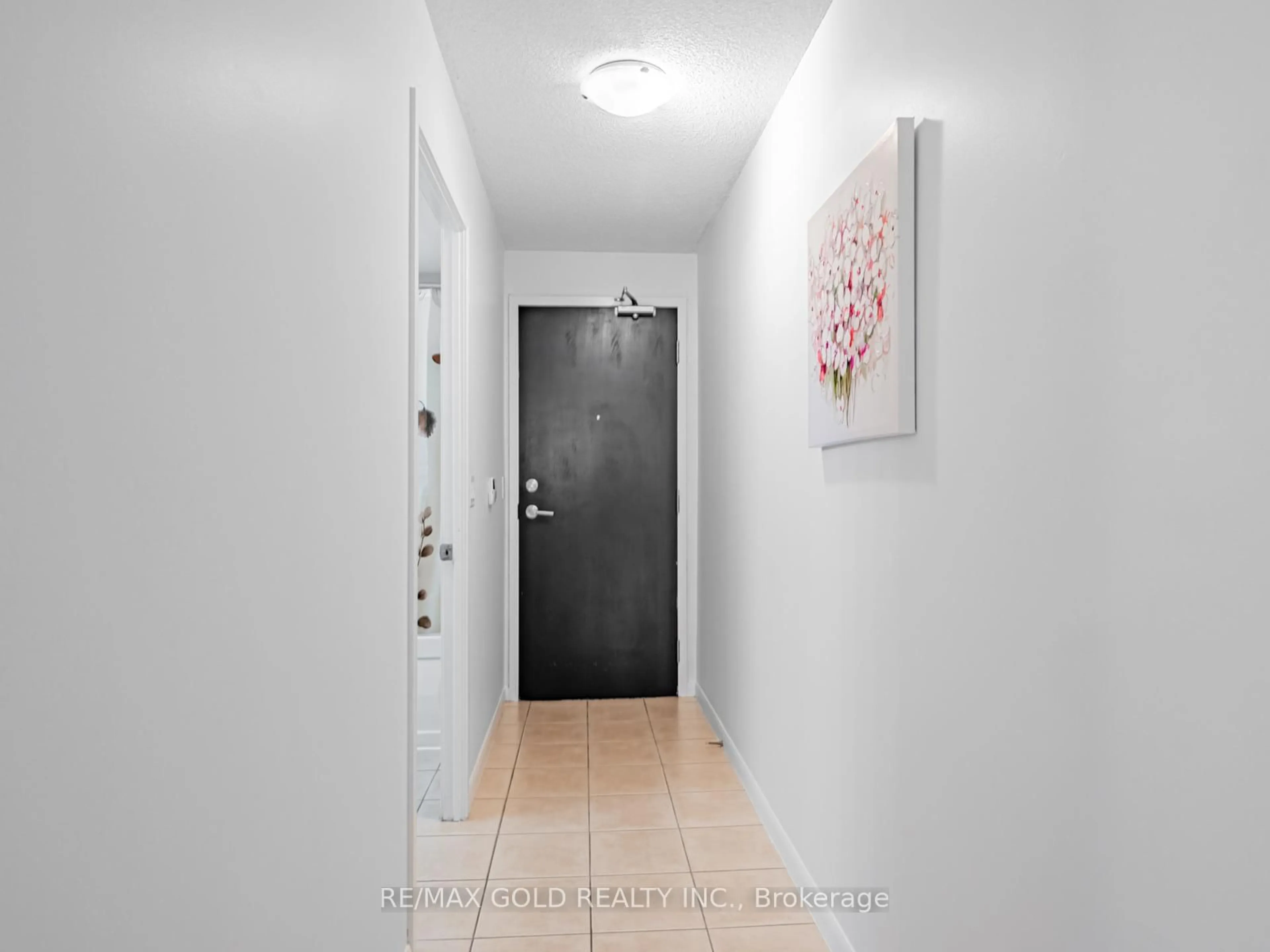 Indoor entryway for 18 Yonge St #906, Toronto Ontario M5E 1R4