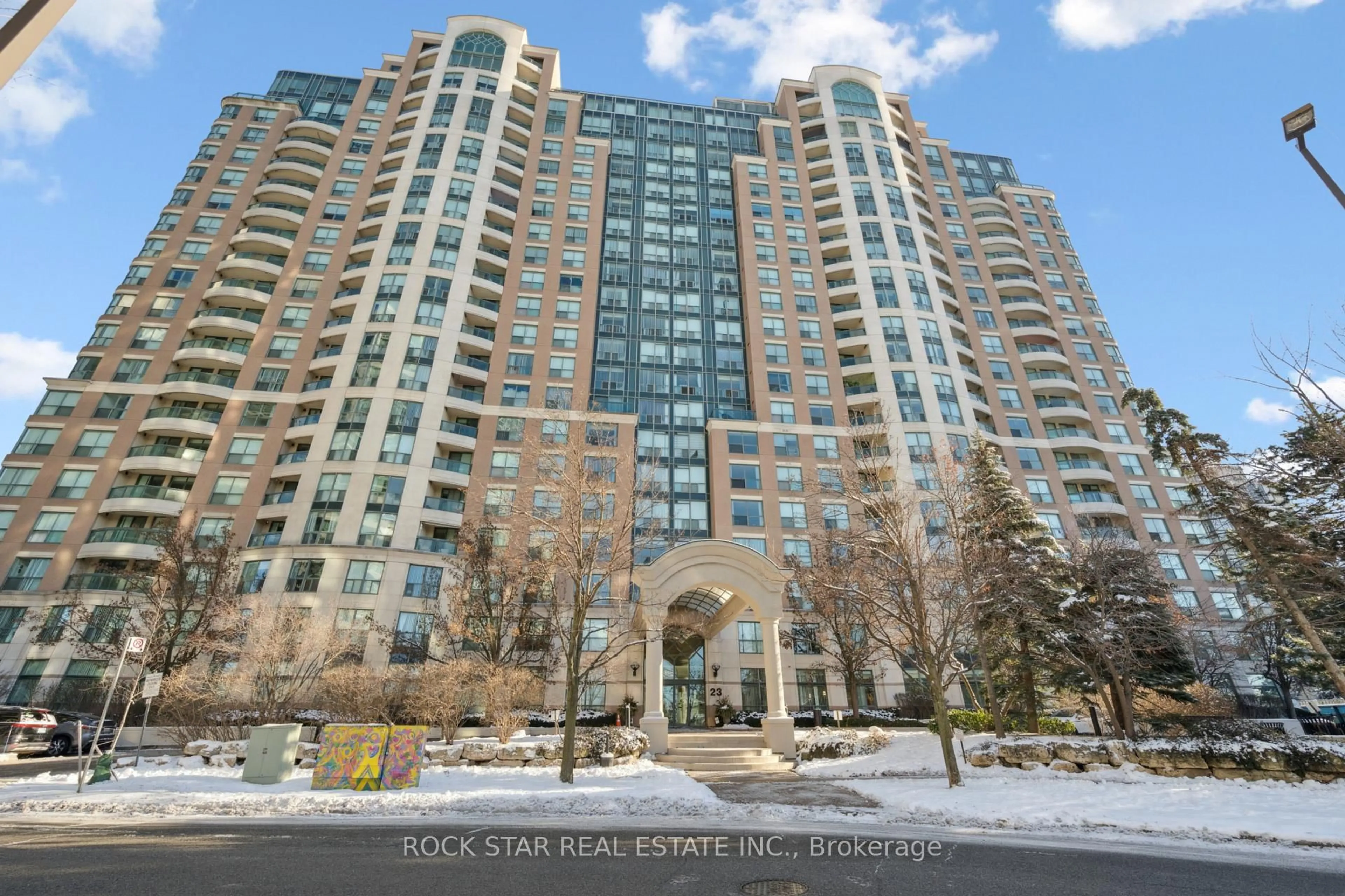 Indoor foyer for 23 Lorraine Dr #508, Toronto Ontario M2N 6Z6