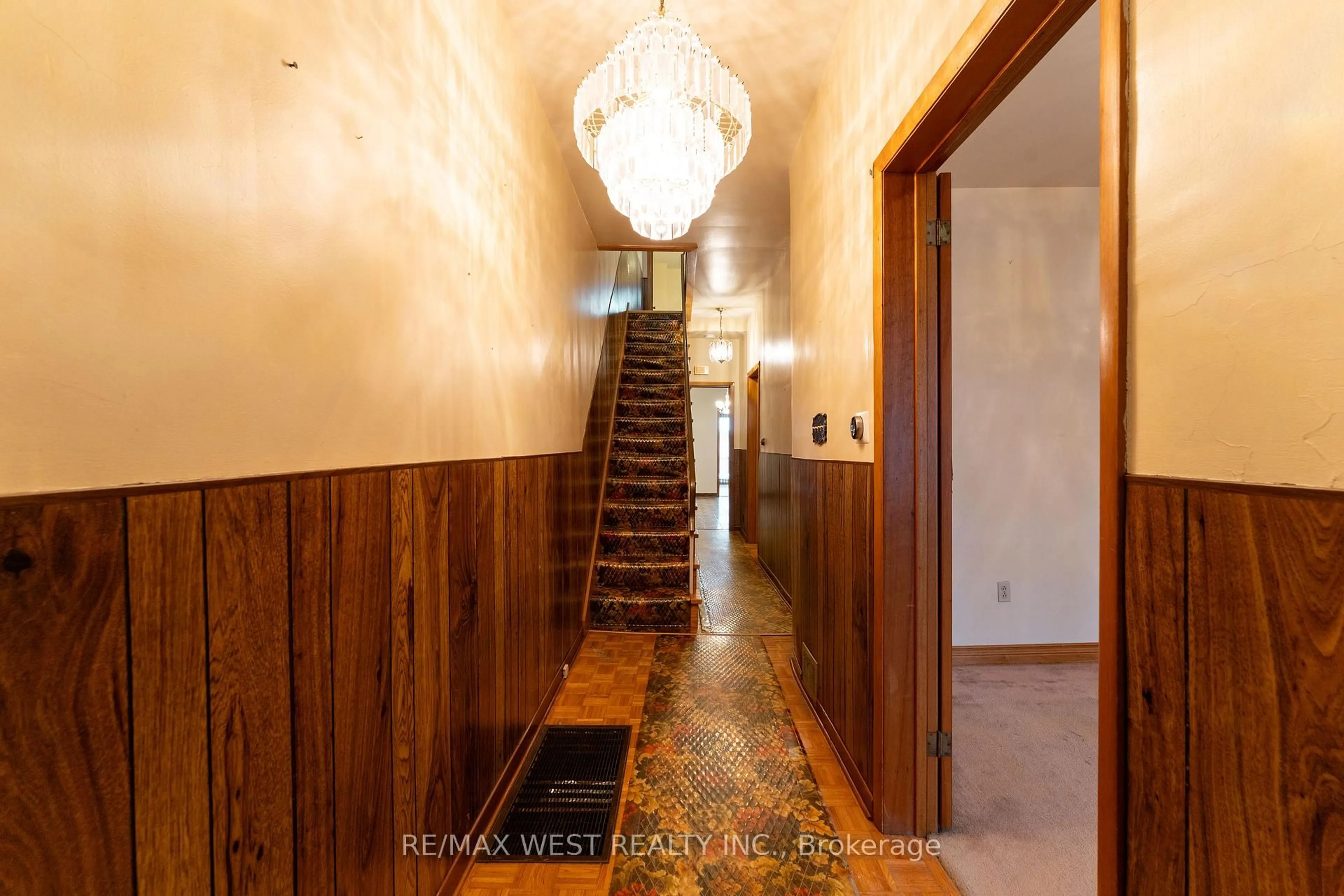 Indoor foyer for 205 Markham St, Toronto Ontario M6J 2G7