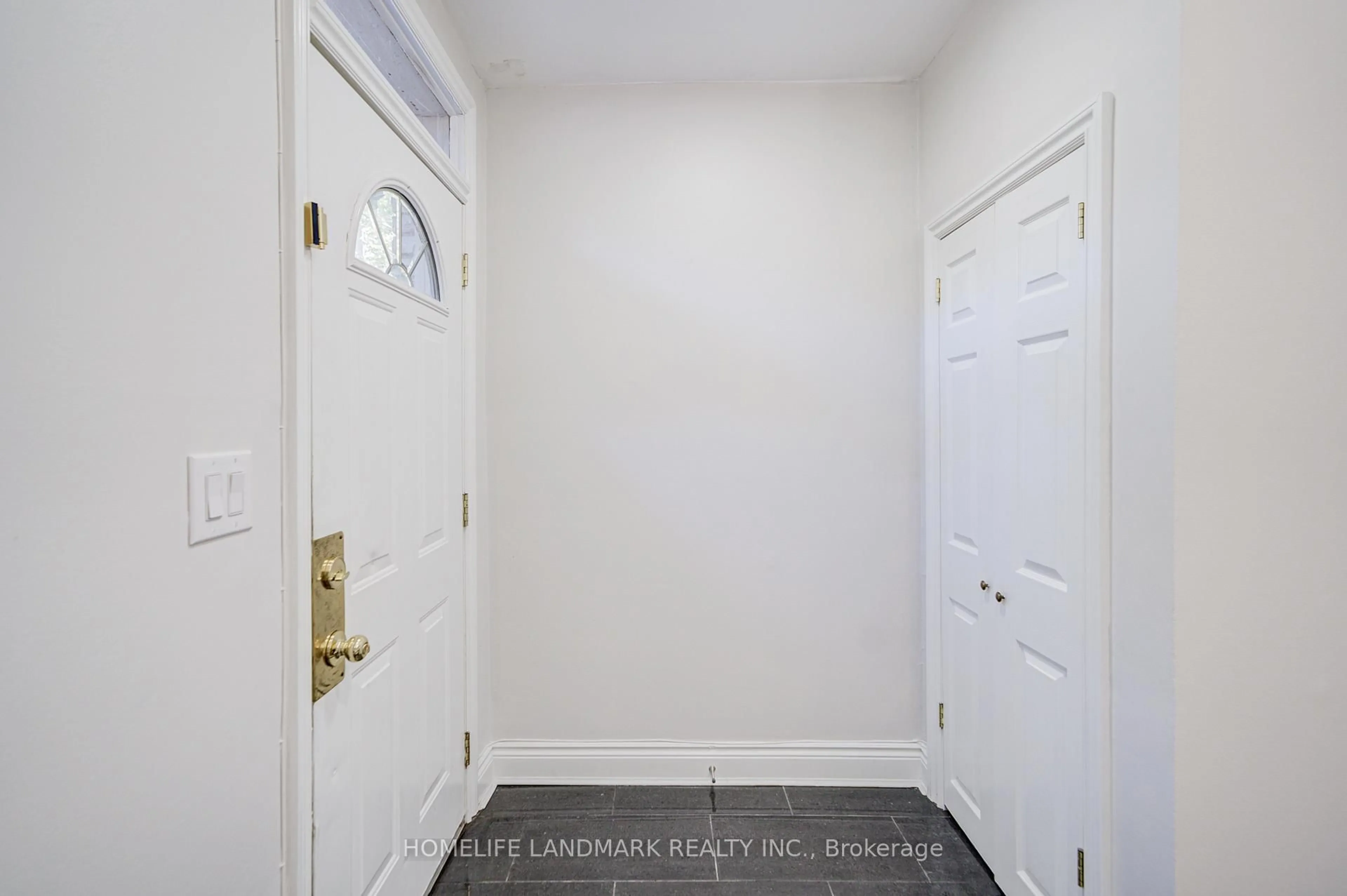 Indoor entryway for 237 Ontario St, Toronto Ontario M5A 2V6