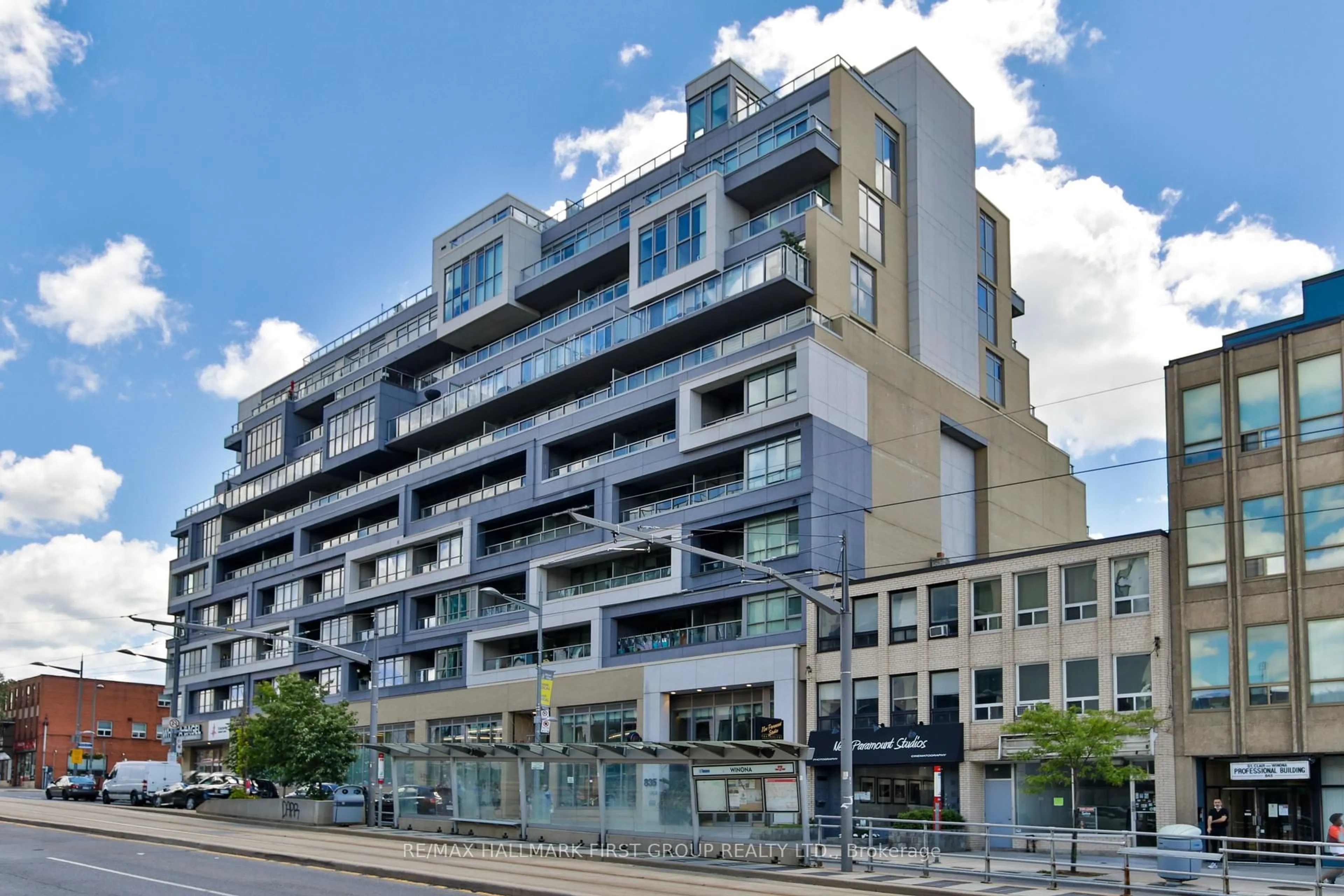 Unknown for 835 St Clair Ave #401, Toronto Ontario M6C 2N5