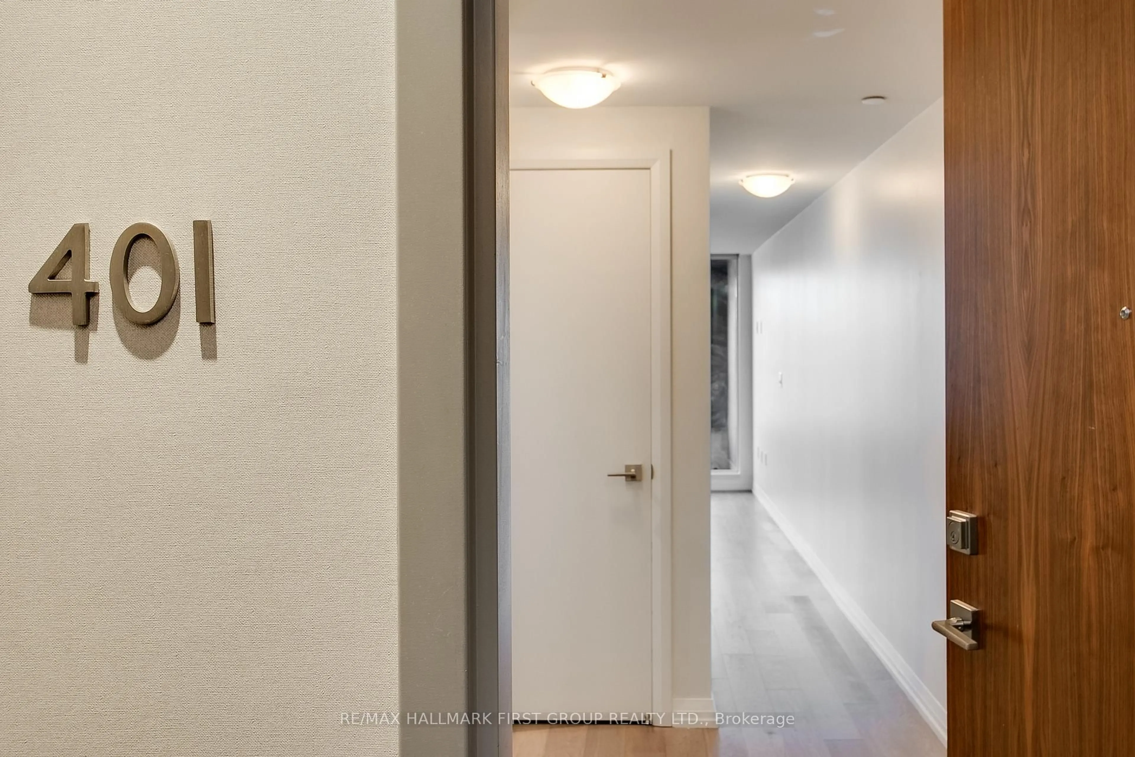 Indoor entryway for 835 St Clair Ave #401, Toronto Ontario M6C 2N5