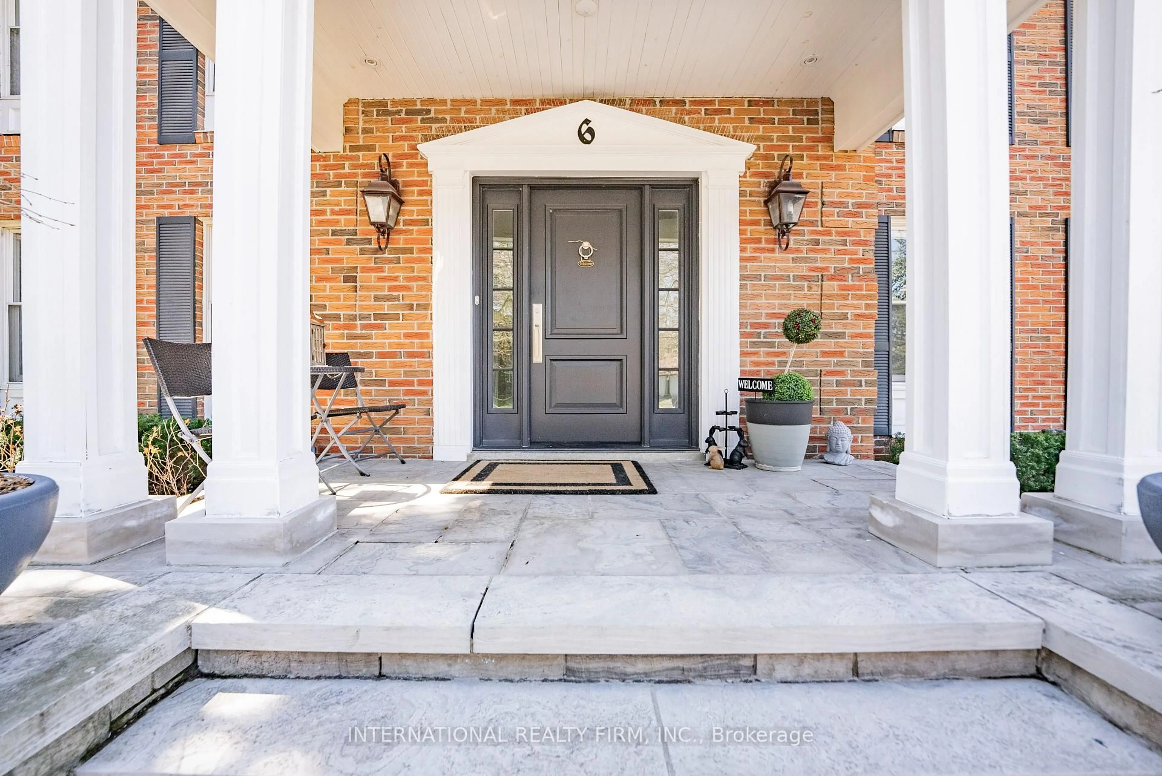 Indoor entryway for 6 Penwood Cres, Toronto Ontario M3B 2B9