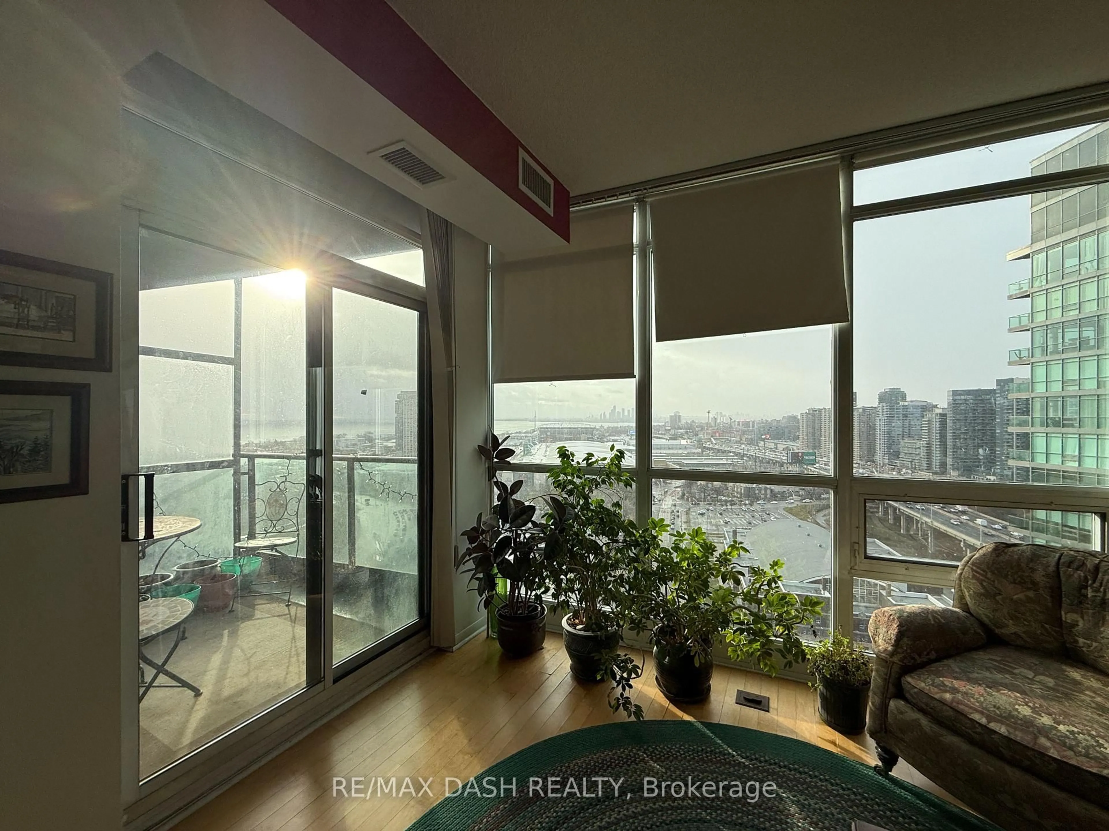 Unknown for 219 Fort York Blvd #2411, Toronto Ontario M5V 1B1