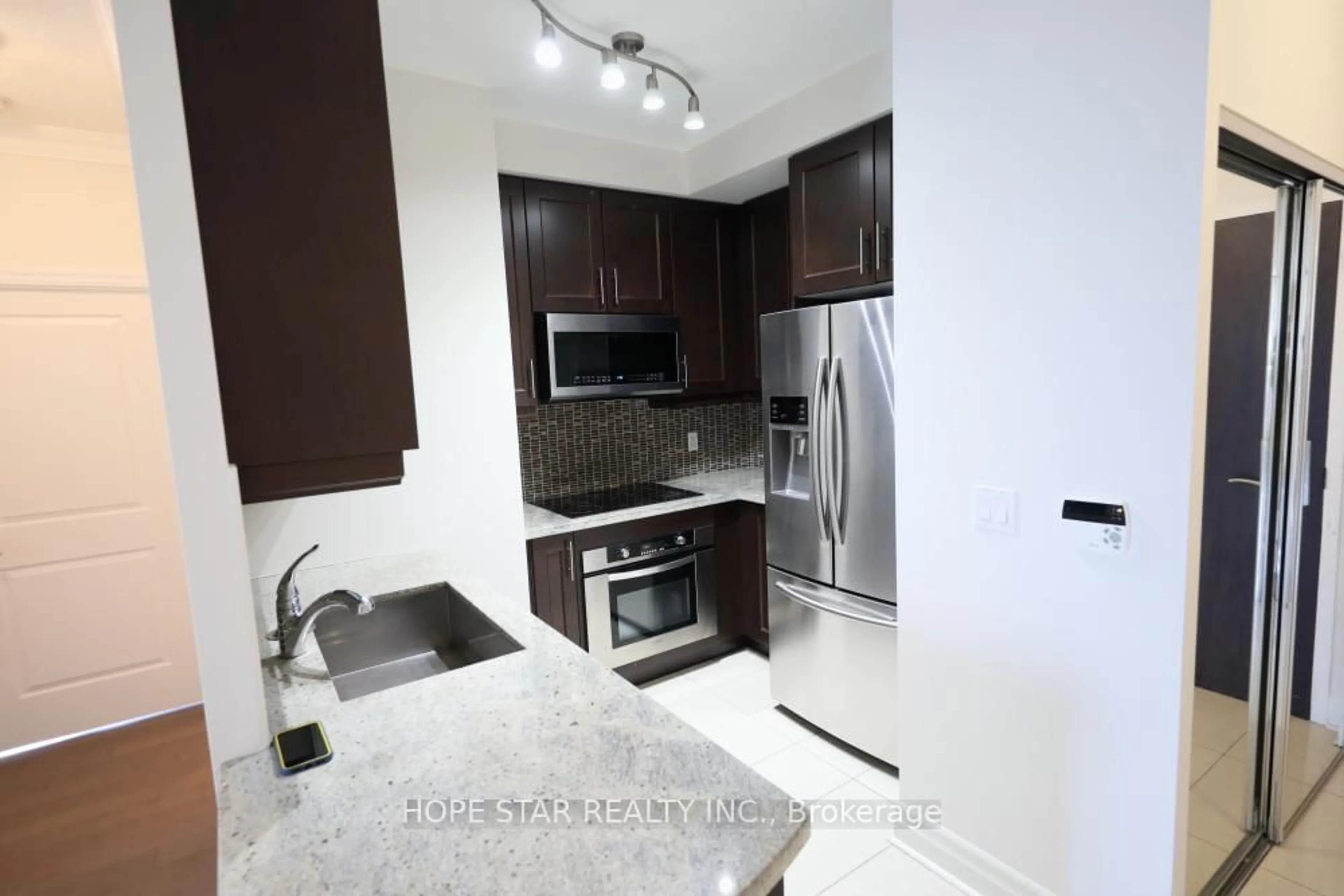 Standard kitchen, unknown for 35 Balmuto St #2804, Toronto Ontario M4Y 0A3