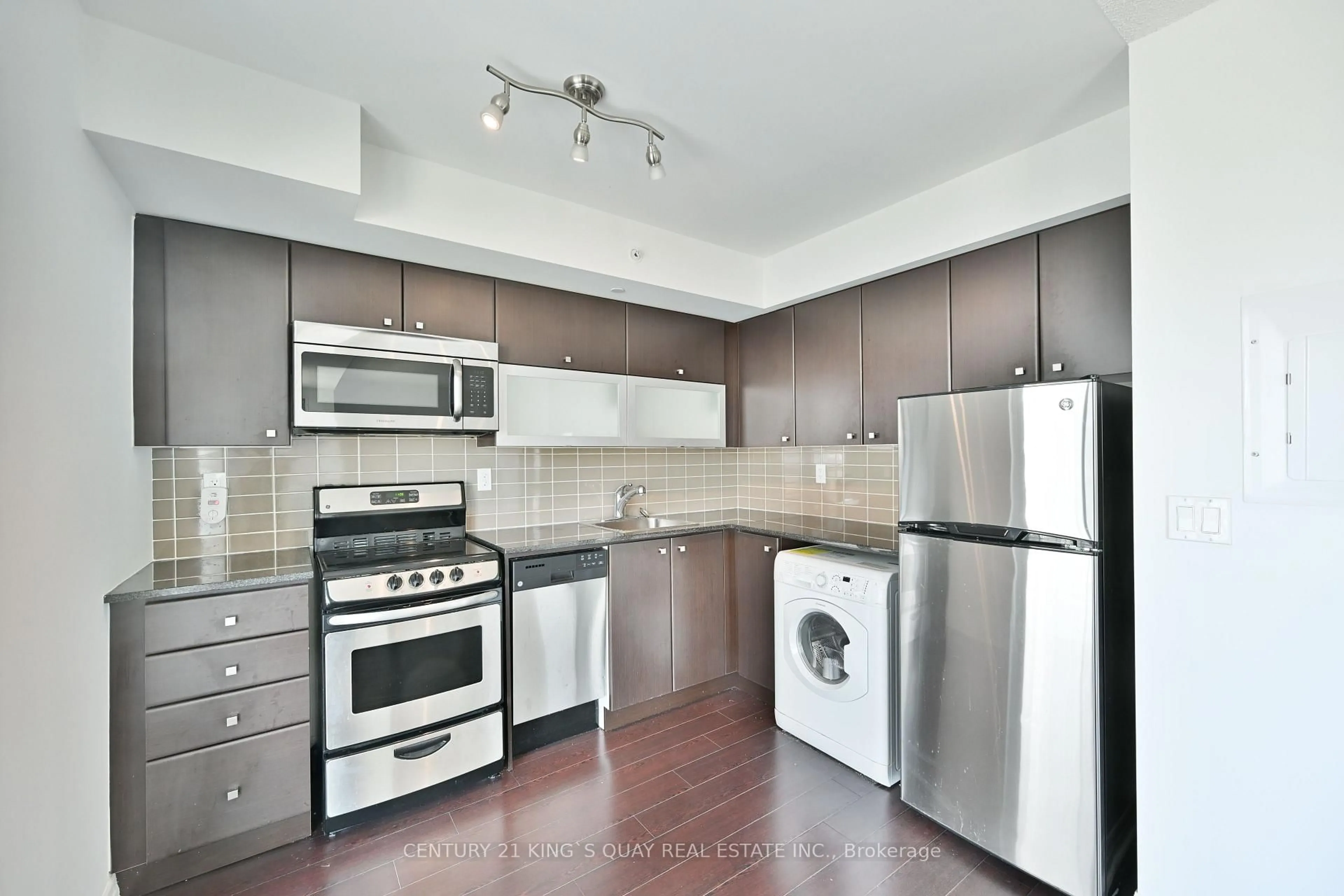 Standard kitchen, wood/laminate floor for 275 Yorkland Rd #1503, Toronto Ontario M2J 0B4