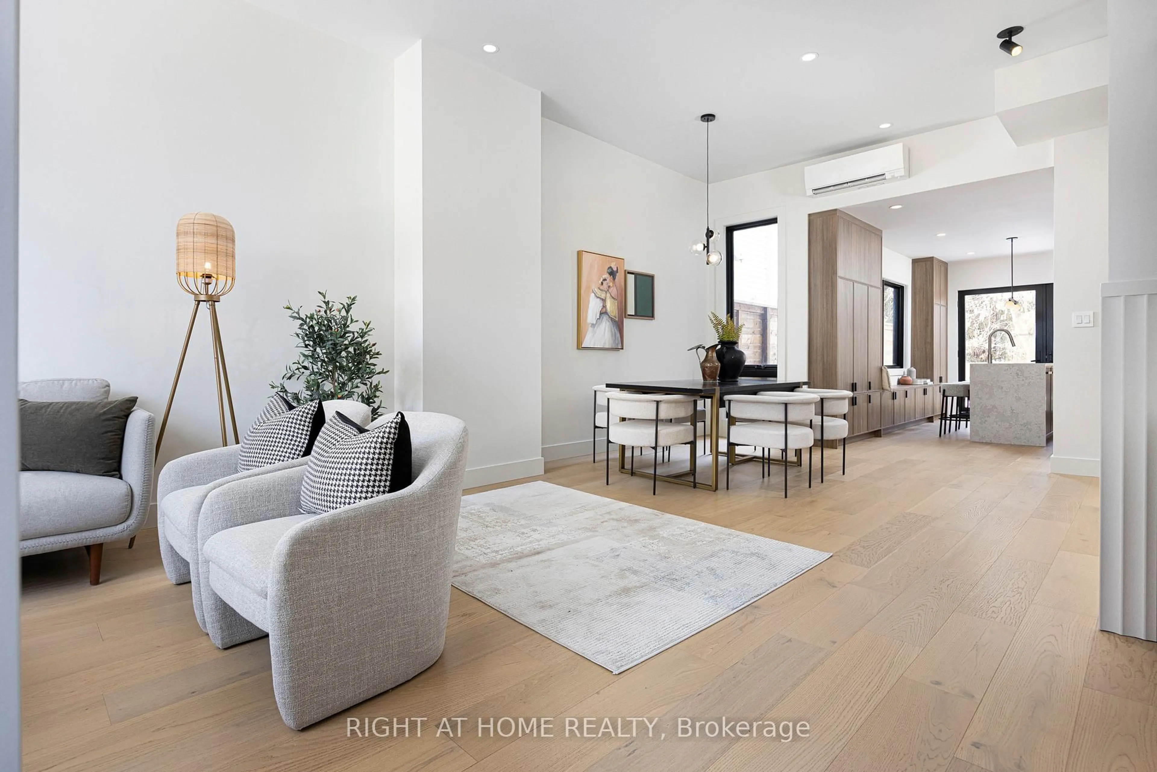 Unknown for 292 Borden St, Toronto Ontario M5S 2N6