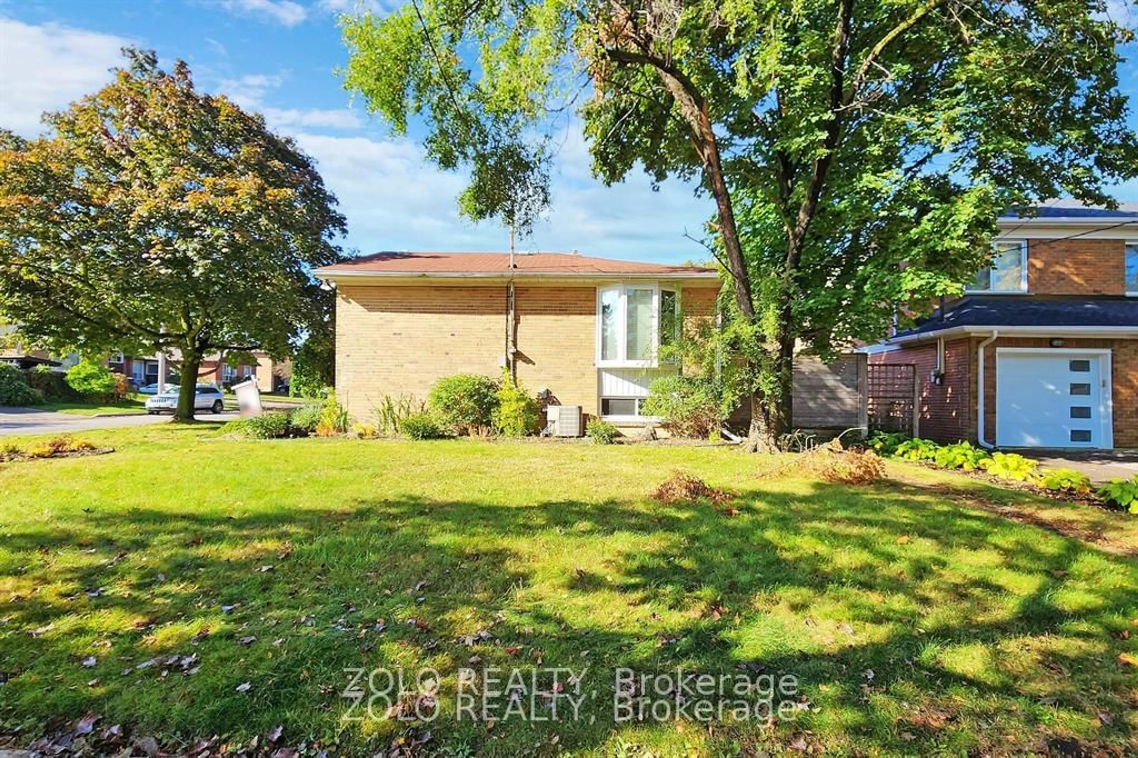 A pic from outside/outdoor area/front of a property/back of a property/a pic from drone, unknown for 212 Goddard St, Toronto Ontario M3H 5E8