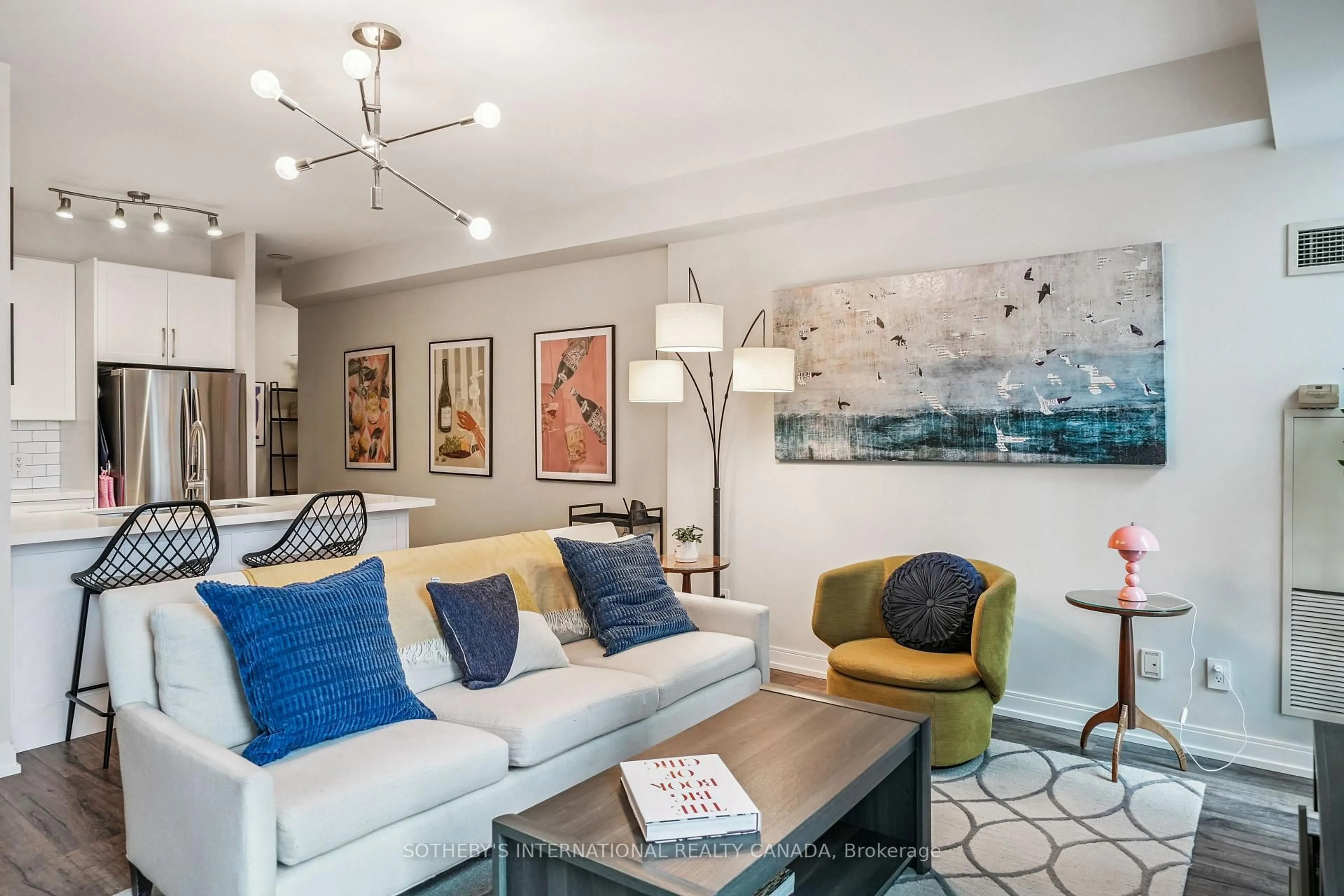 Living room with furniture, unknown for 88 Broadway Ave #708, Toronto Ontario M4P 0A5