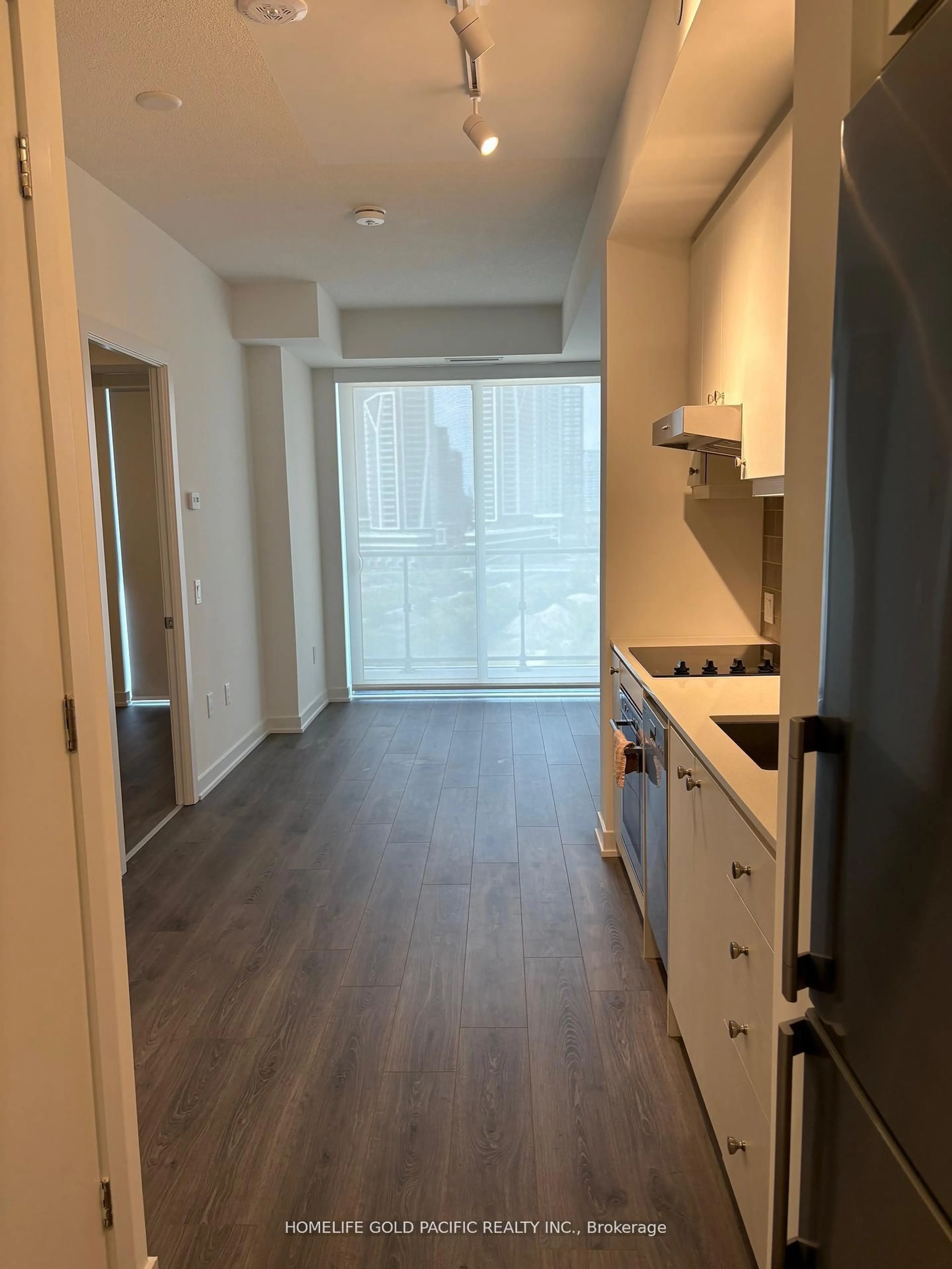 Standard kitchen, unknown for 9 Tecumseth St #906, Toronto Ontario M5V 0S5