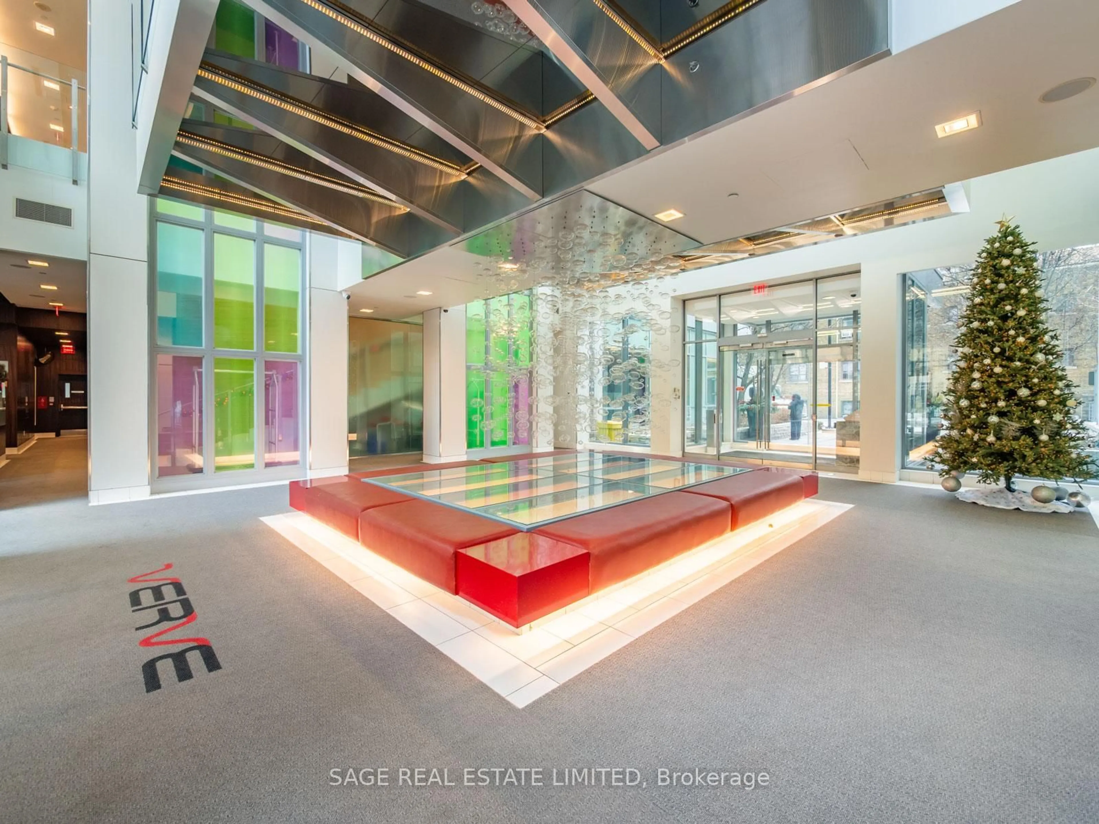 Indoor foyer for 120 Homewood Ave #1701, Toronto Ontario M4Y 2J3