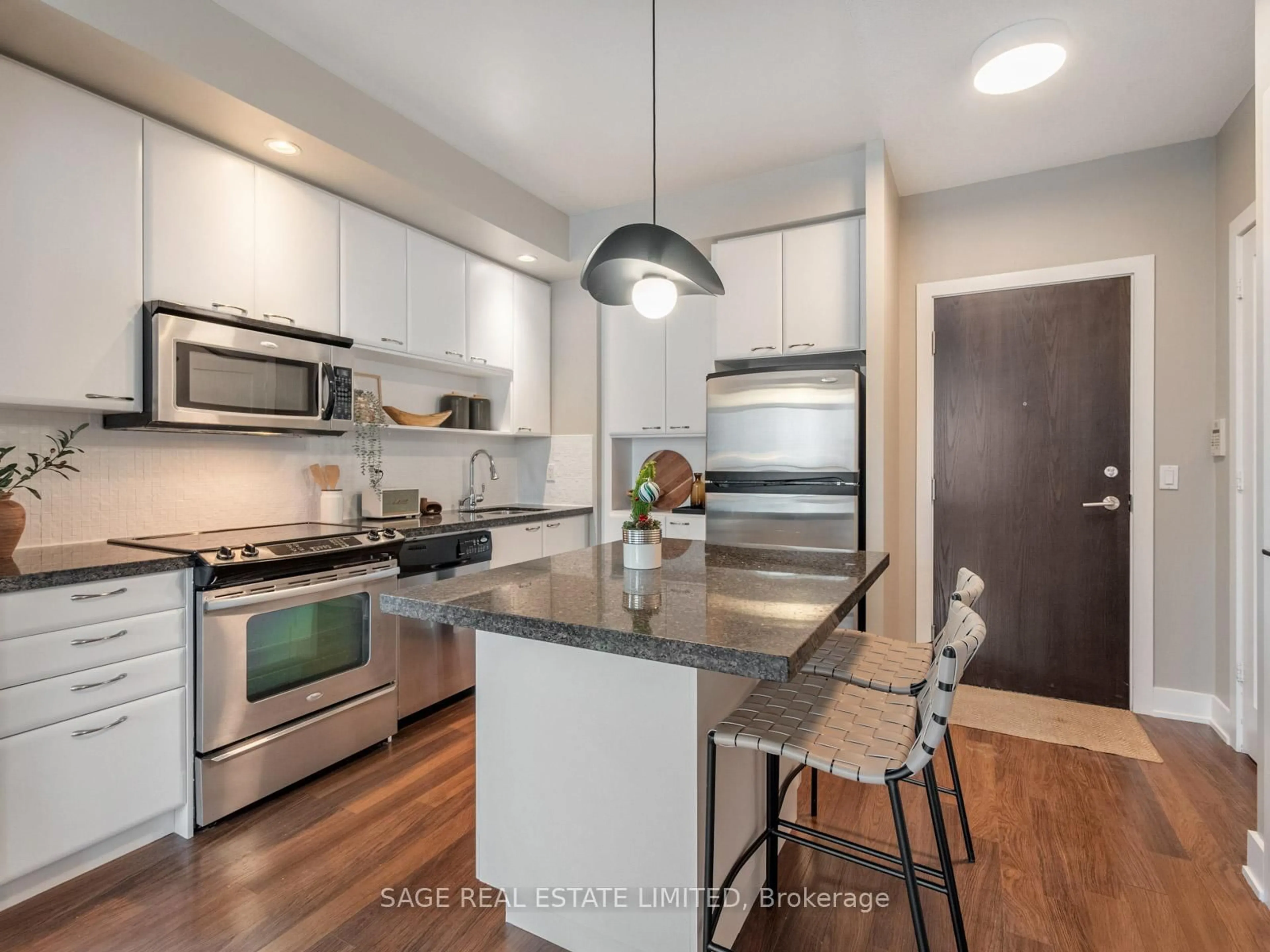Open concept kitchen, unknown for 120 Homewood Ave #1701, Toronto Ontario M4Y 2J3