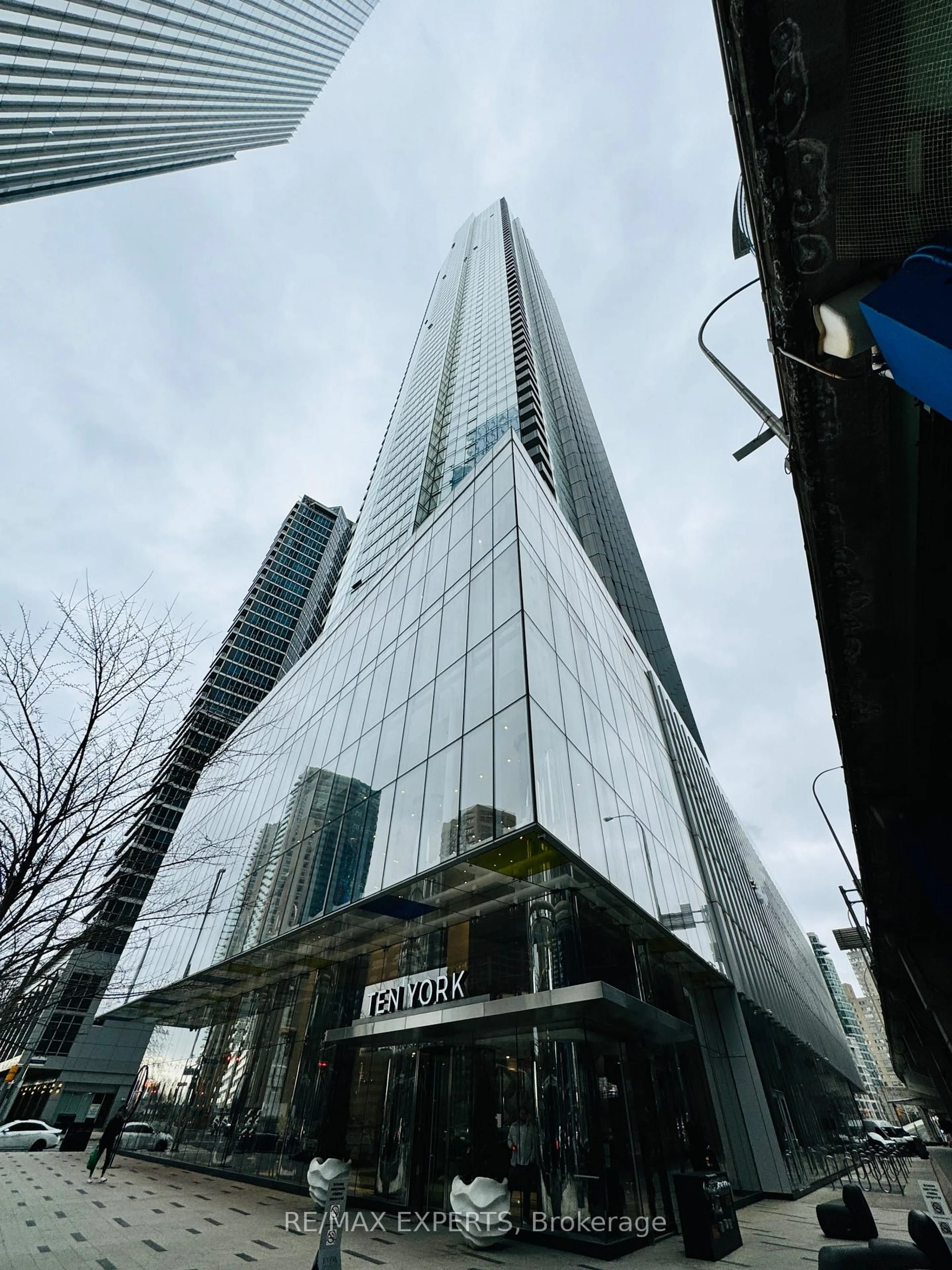 Unknown for 10 York St #1106, Toronto Ontario M5J 2Z2