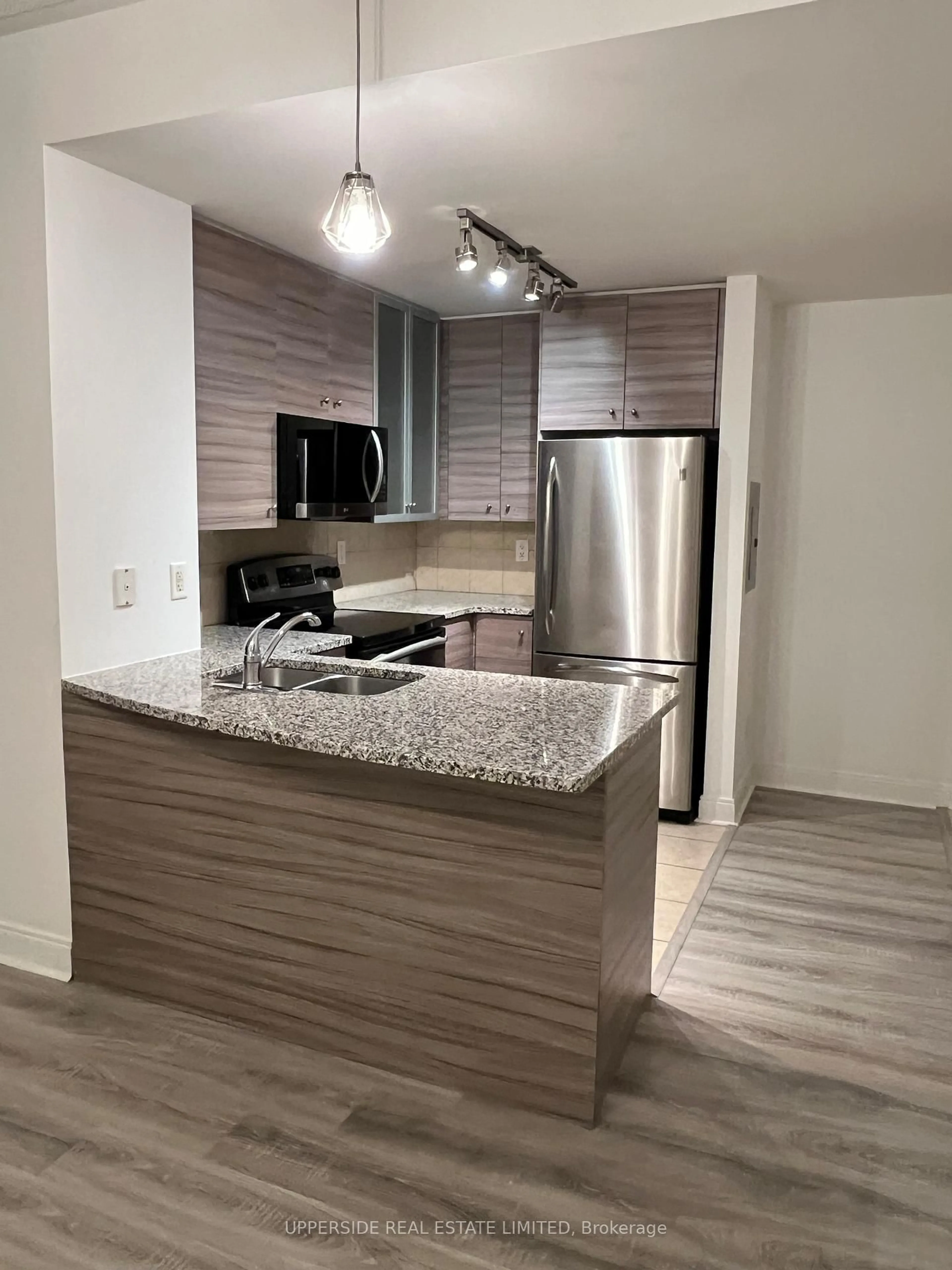 Standard kitchen, wood/laminate floor for 18 Yorkville Ave #502, Toronto Ontario M4W 3Y8