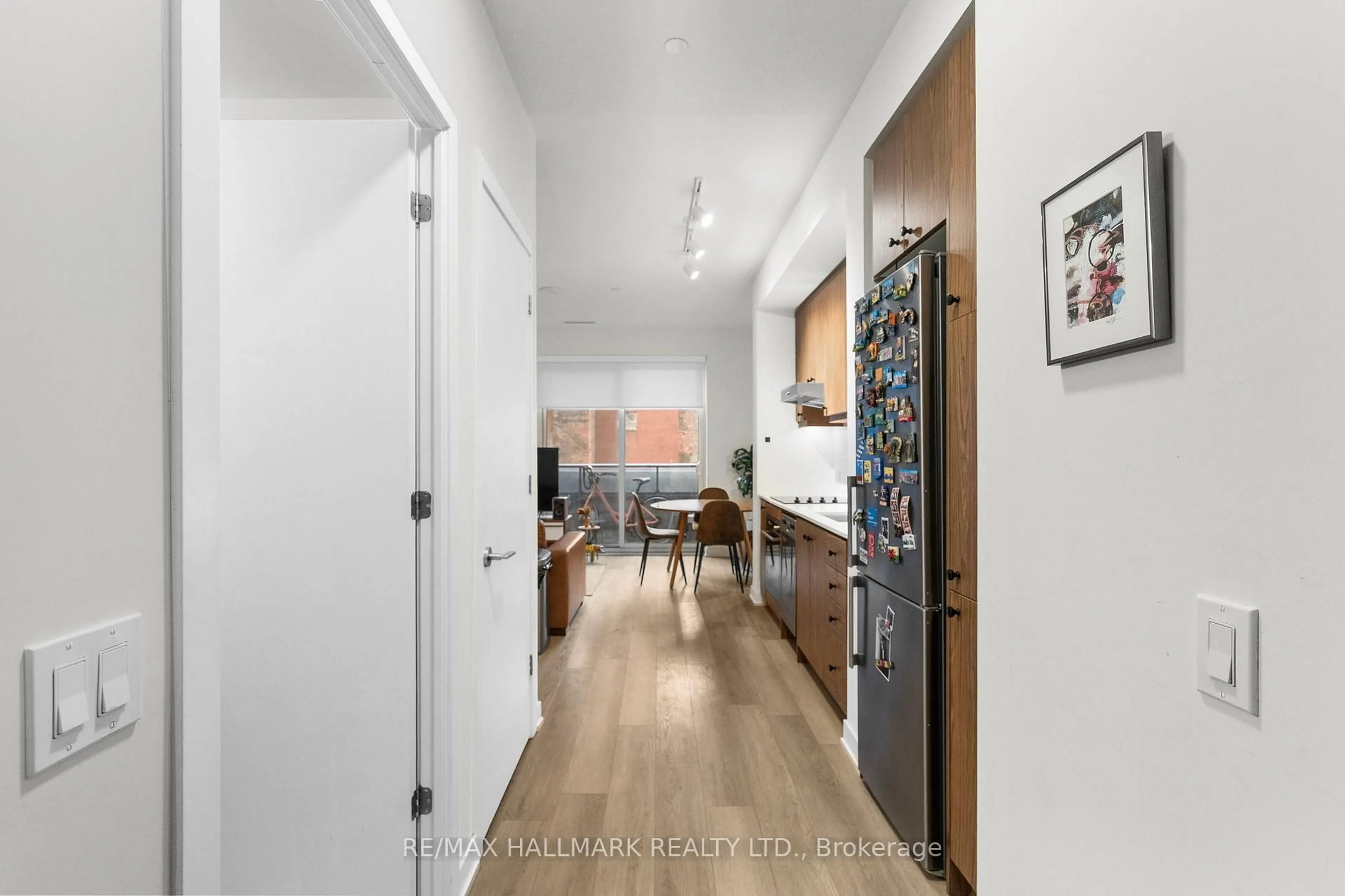 Indoor entryway for 9 Tecumseth St #207, Toronto Ontario M5V 0S5