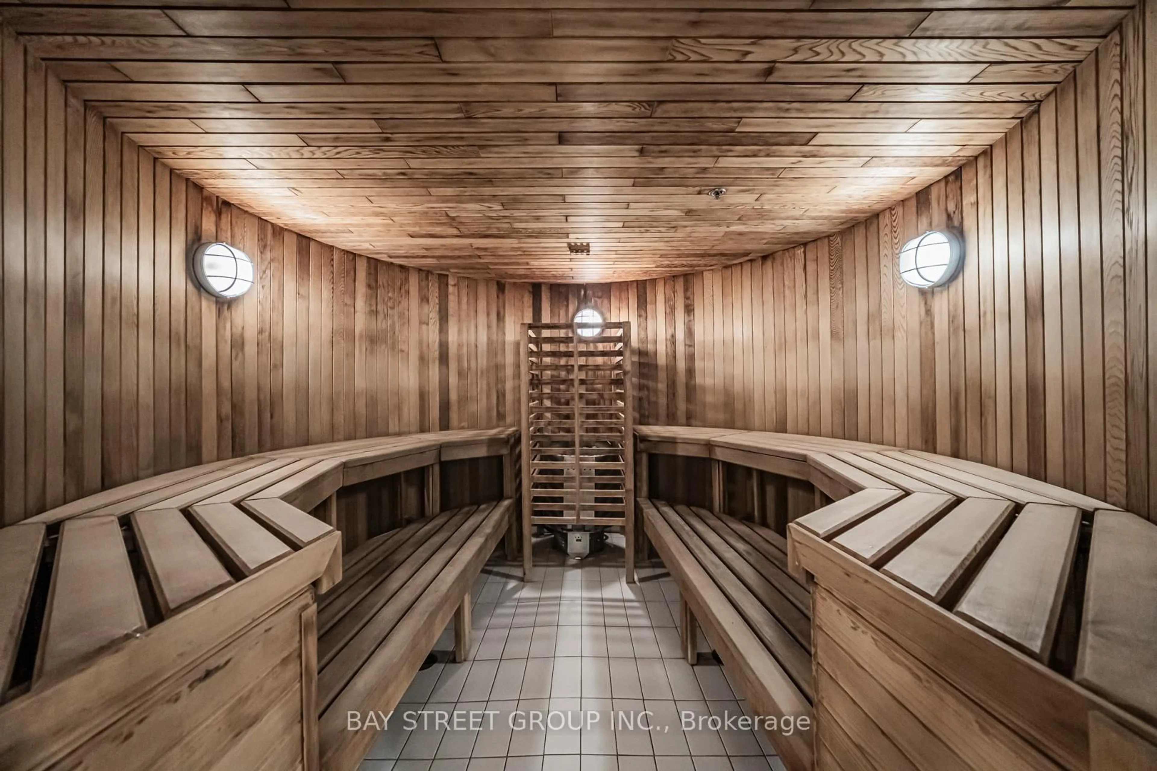 Unknown for 29 Queens Quay #319, Toronto Ontario M5E 0A4