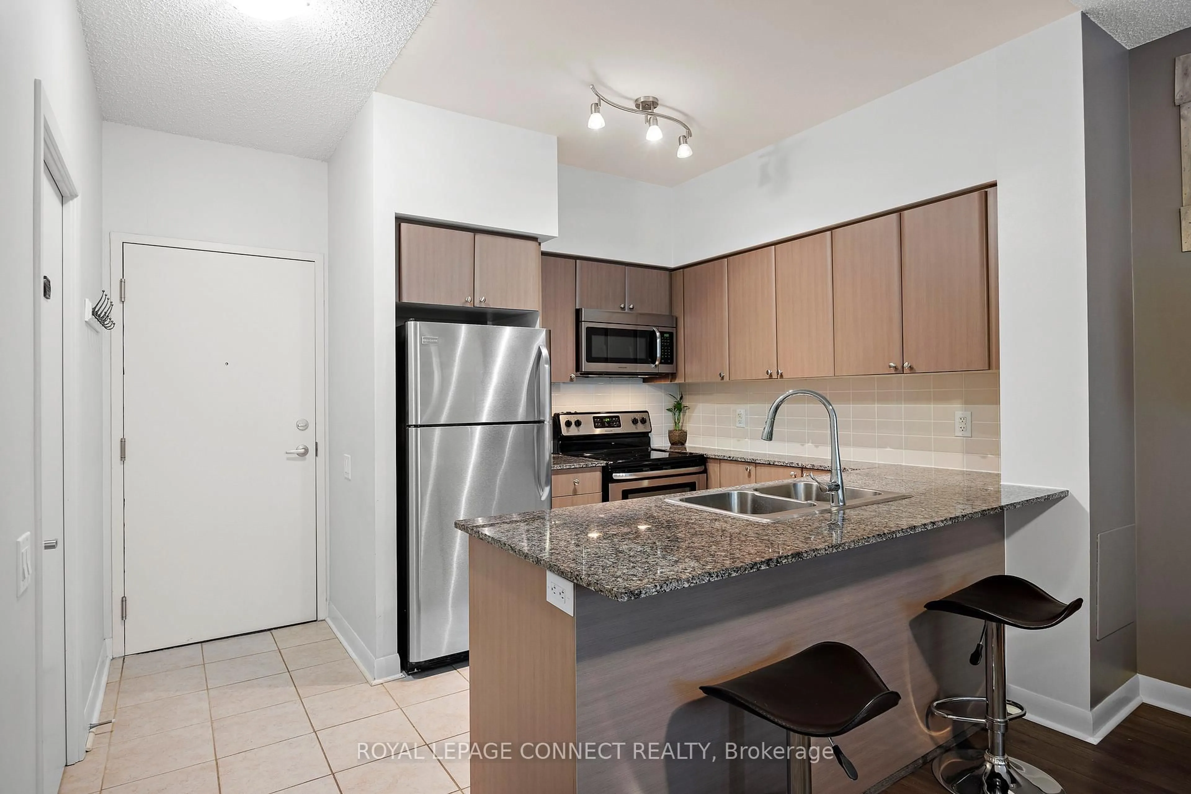 Standard kitchen, unknown for 525 Wilson Ave #147, Toronto Ontario M3H 0A7