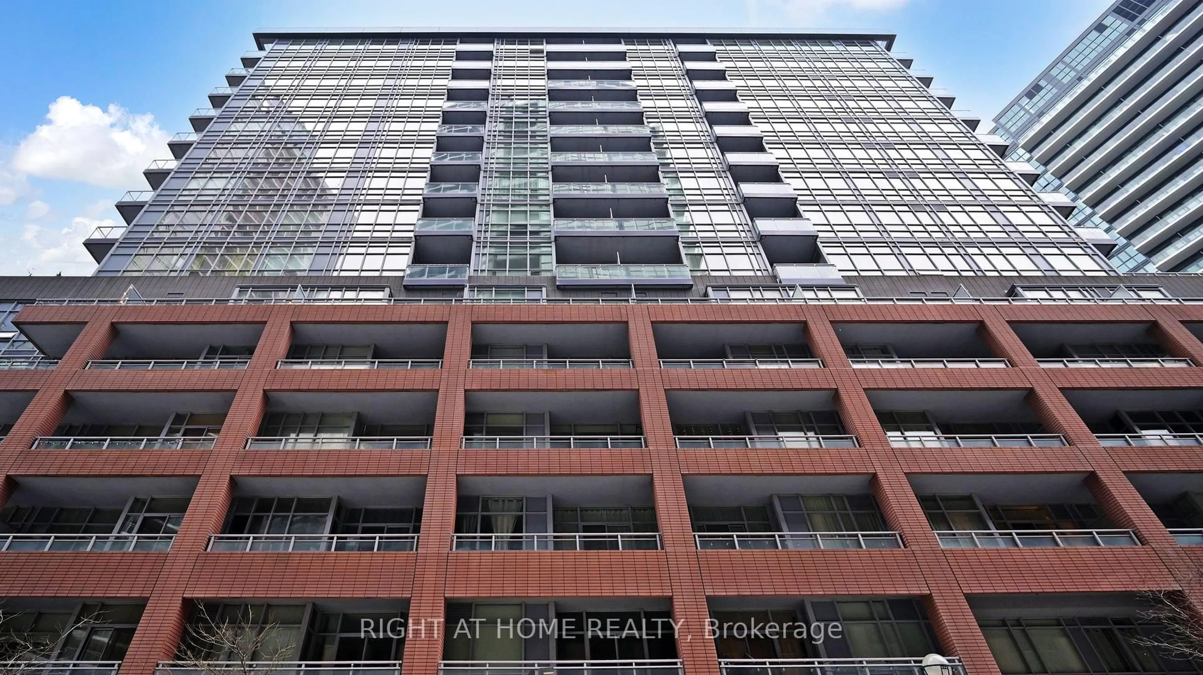 Unknown for 15 Bruyeres Mews #Th106, Toronto Ontario M5V 0A7