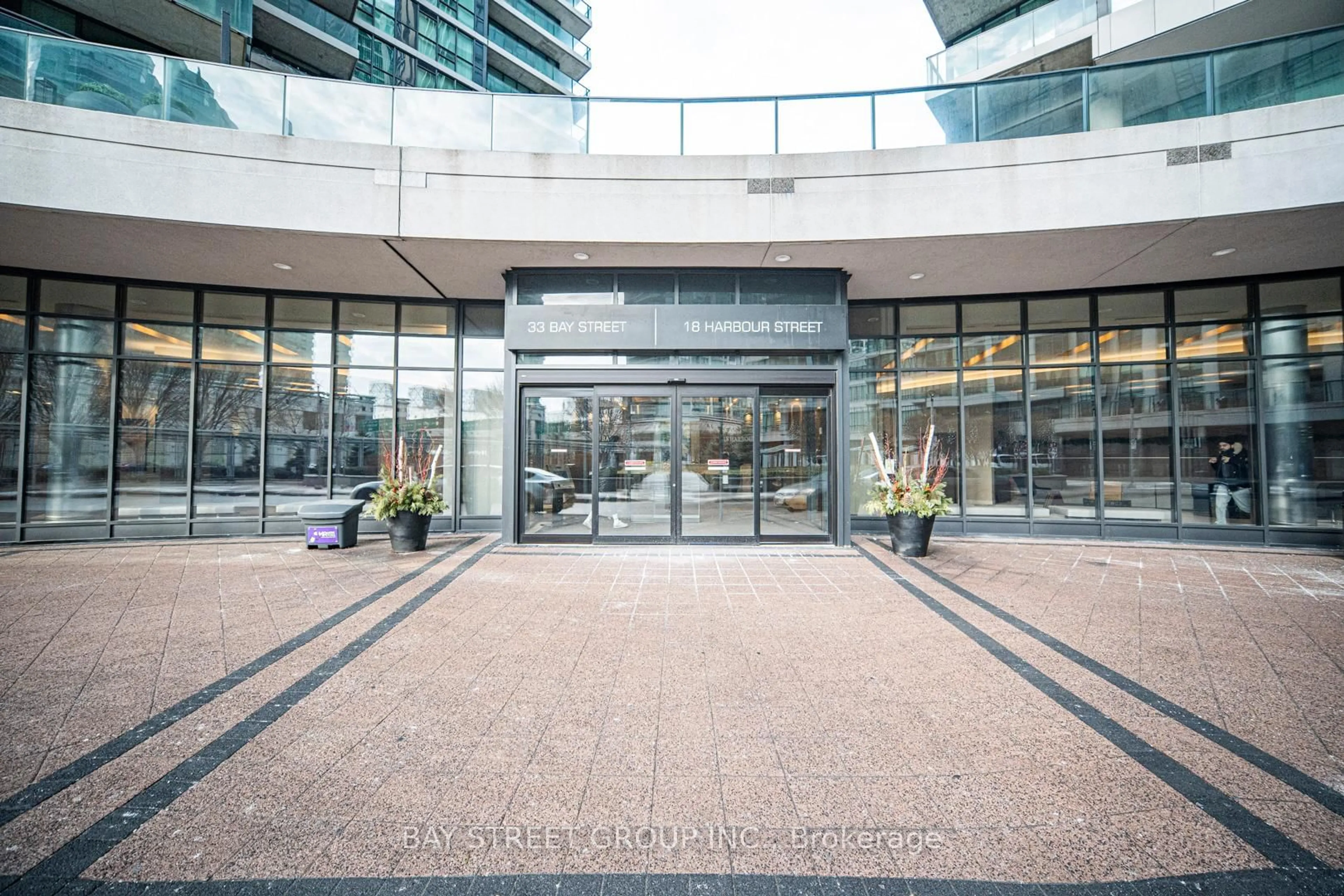 Indoor foyer for 33 Bay St #2704, Toronto Ontario M5J 2Z3