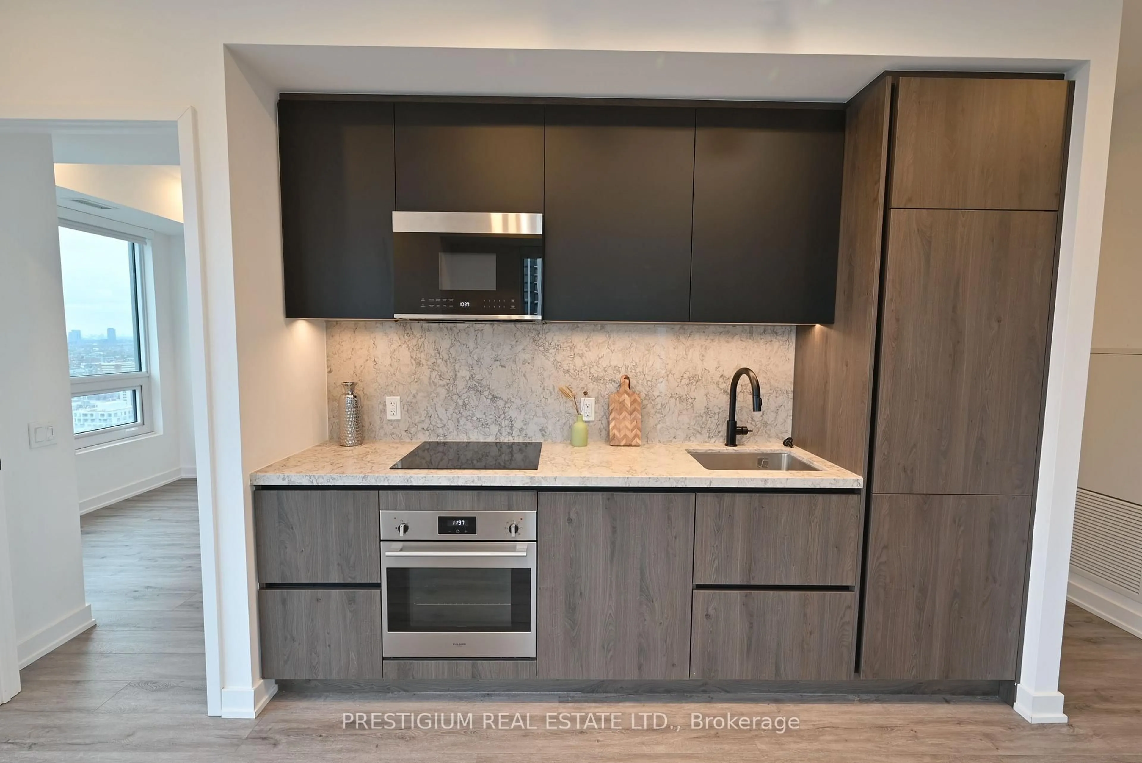 Standard kitchen, ceramic/tile floor for 108 Peter St #3510, Toronto Ontario M5V 0W2
