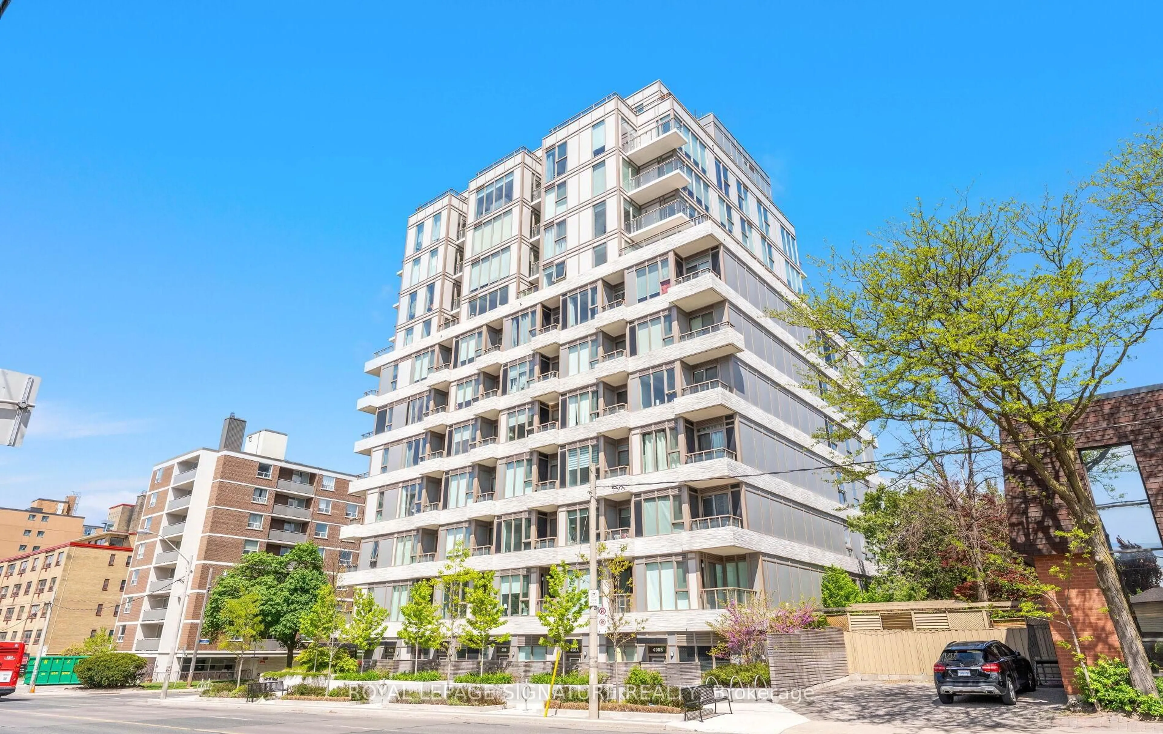 Patio, building for 1 Cardiff Rd #408, Toronto Ontario M4P 0G2