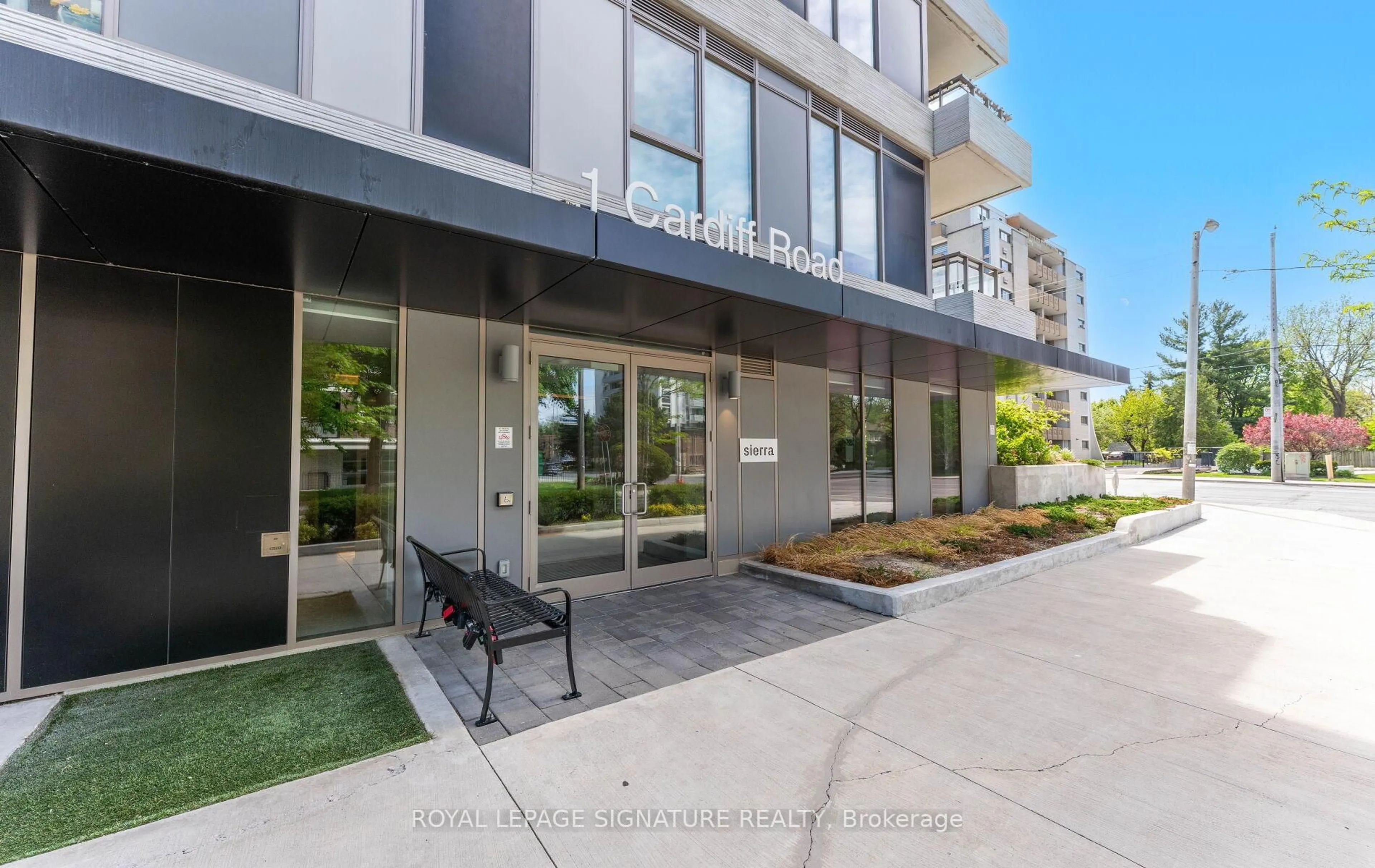 Patio, street for 1 Cardiff Rd #408, Toronto Ontario M4P 0G2