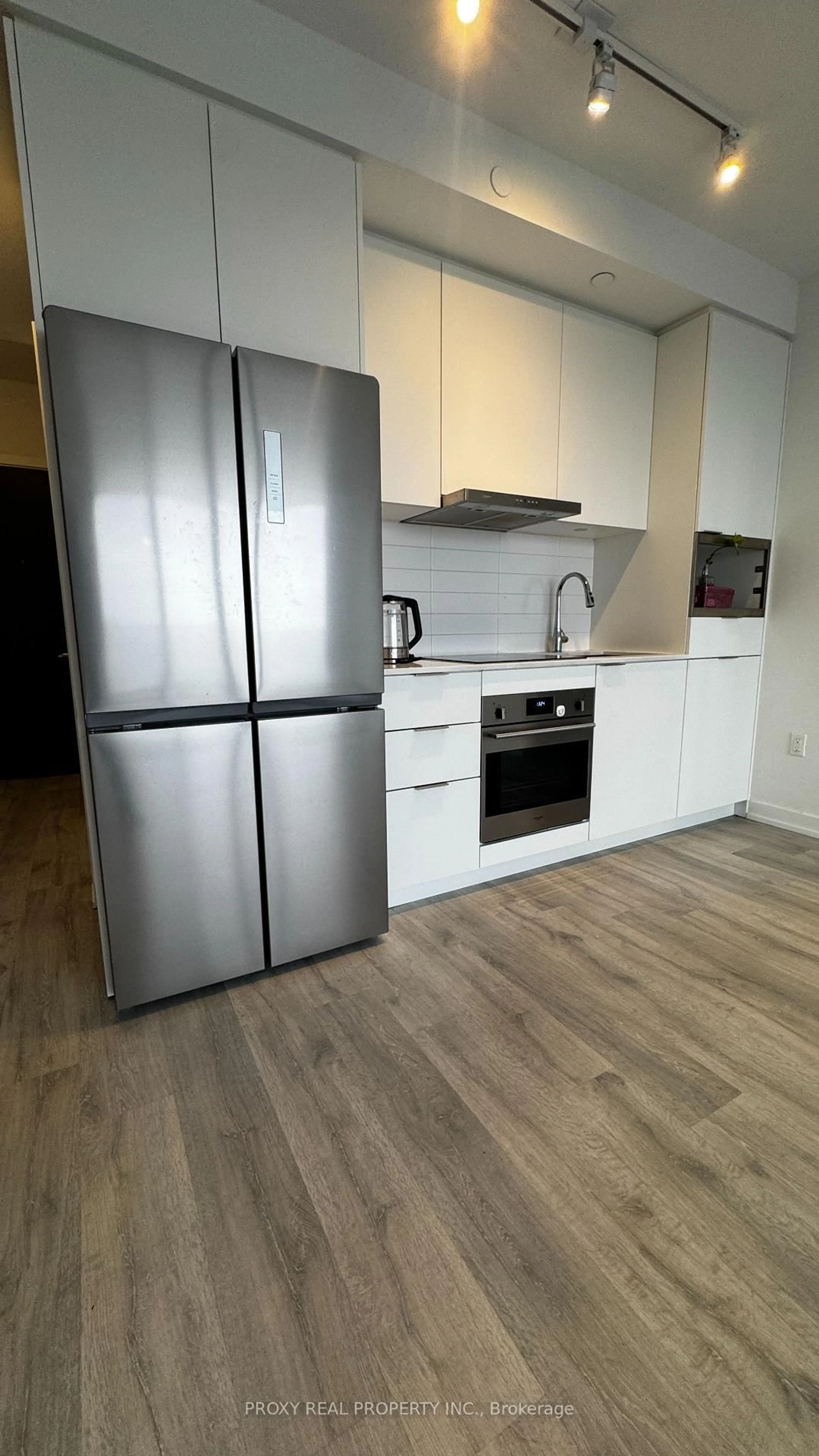 Standard kitchen, wood/laminate floor for 7 GOLDEN LION Hts, Toronto Ontario M2M 3T9