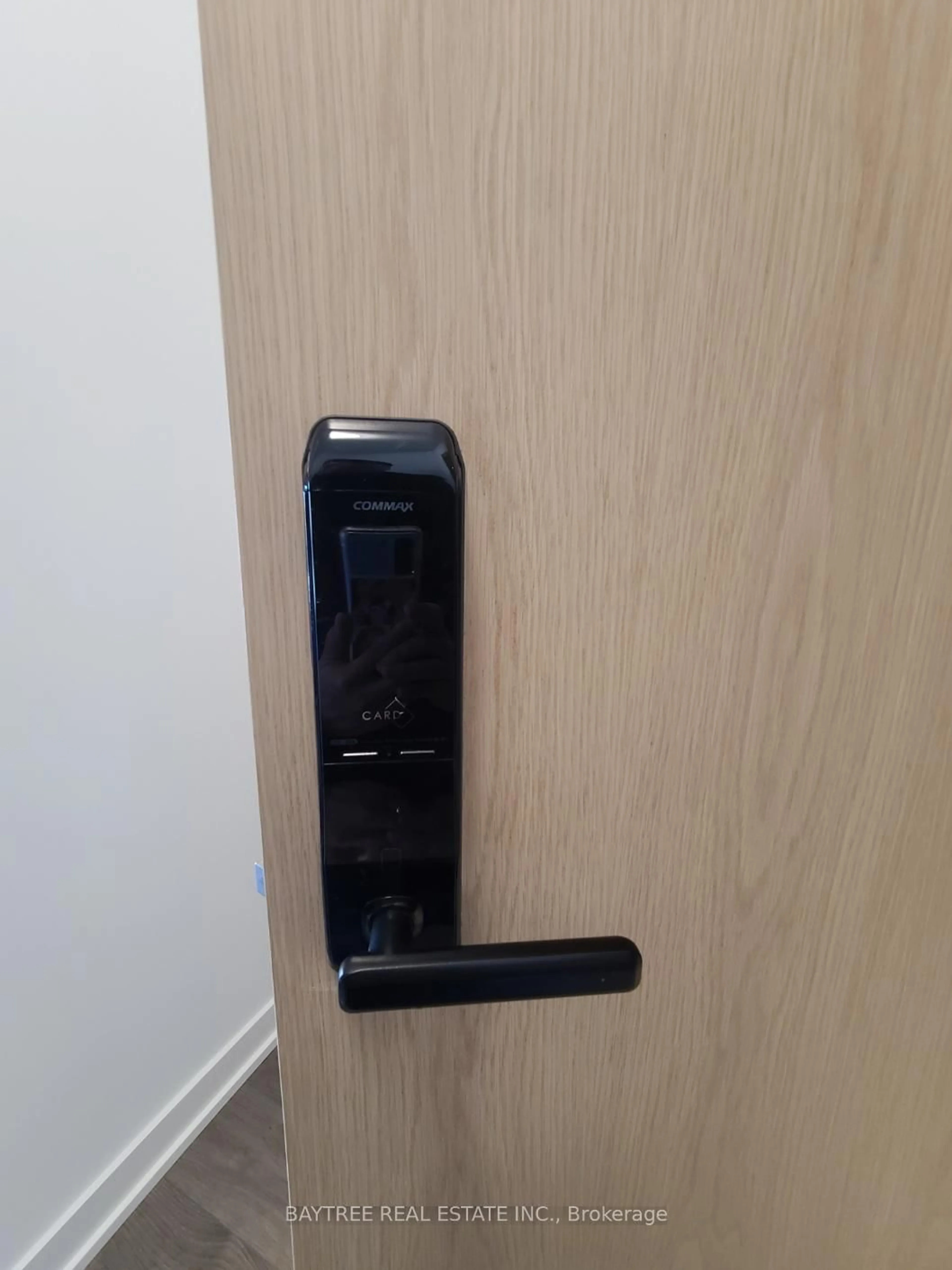 A pic of a room for 5 Defries St #825, Toronto Ontario M5A 0W7