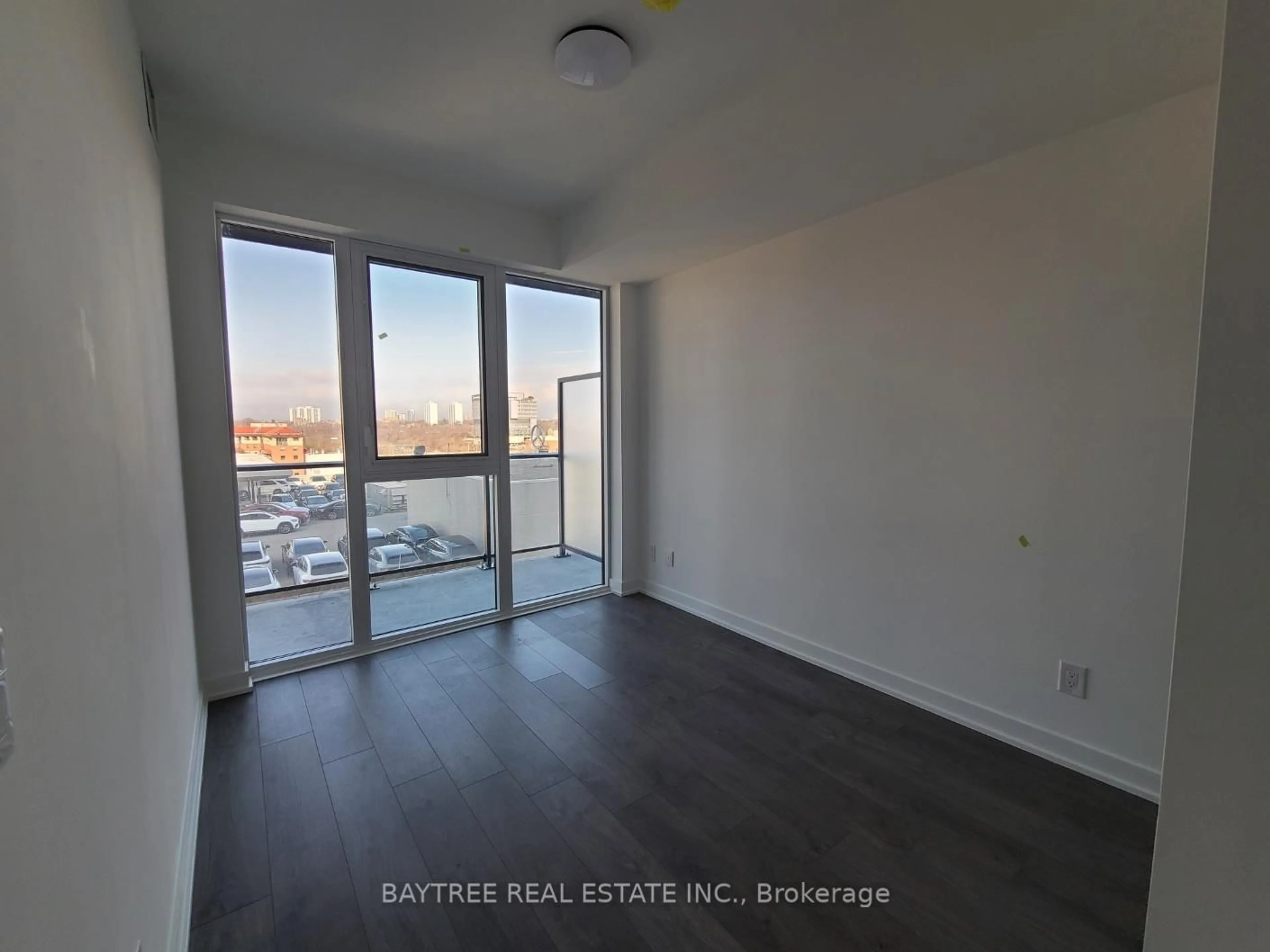 A pic of a room for 5 Defries St #825, Toronto Ontario M5A 0W7