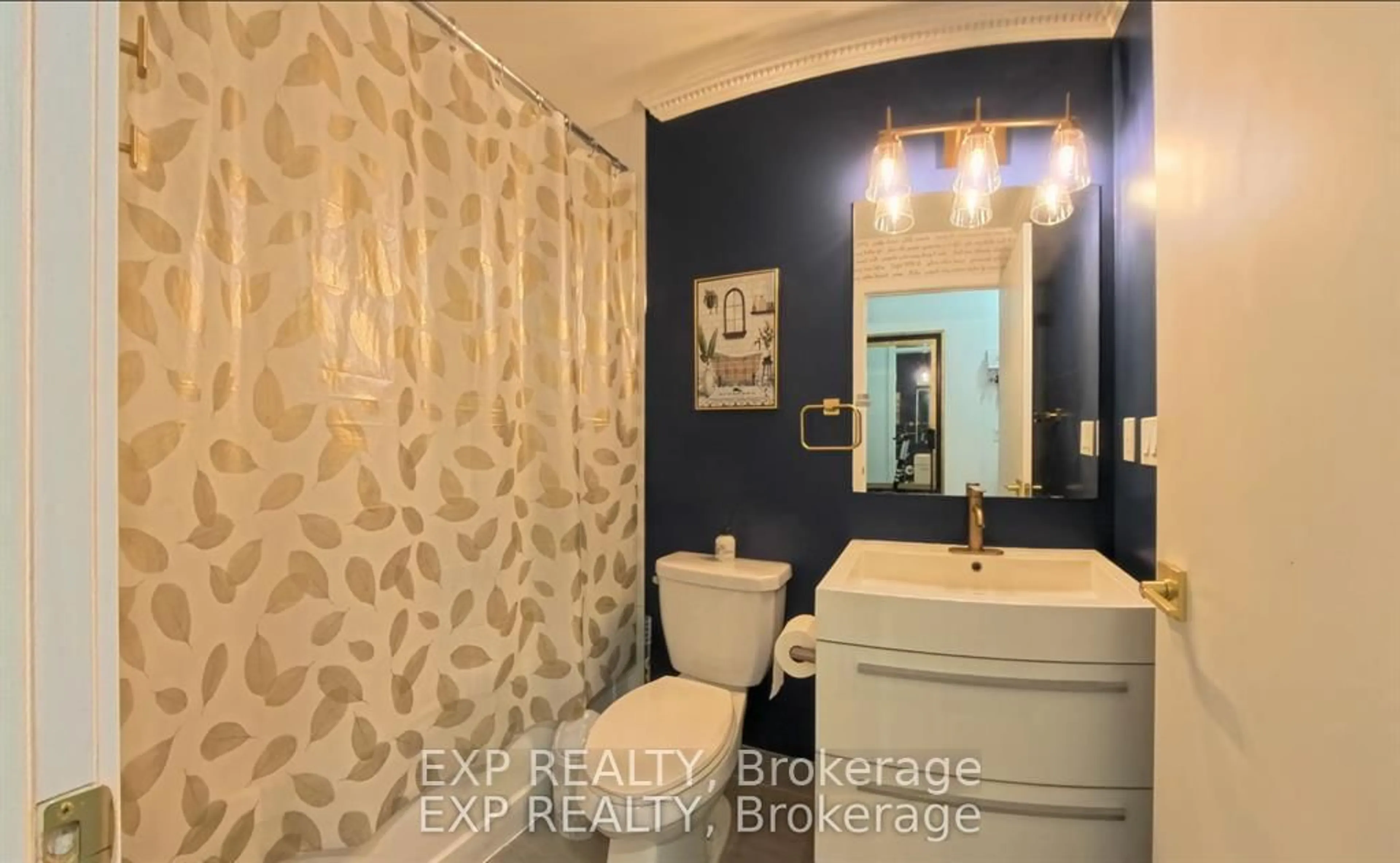 Standard bathroom, ceramic/tile floor for 297 College St #608, Toronto Ontario M5T 0C2