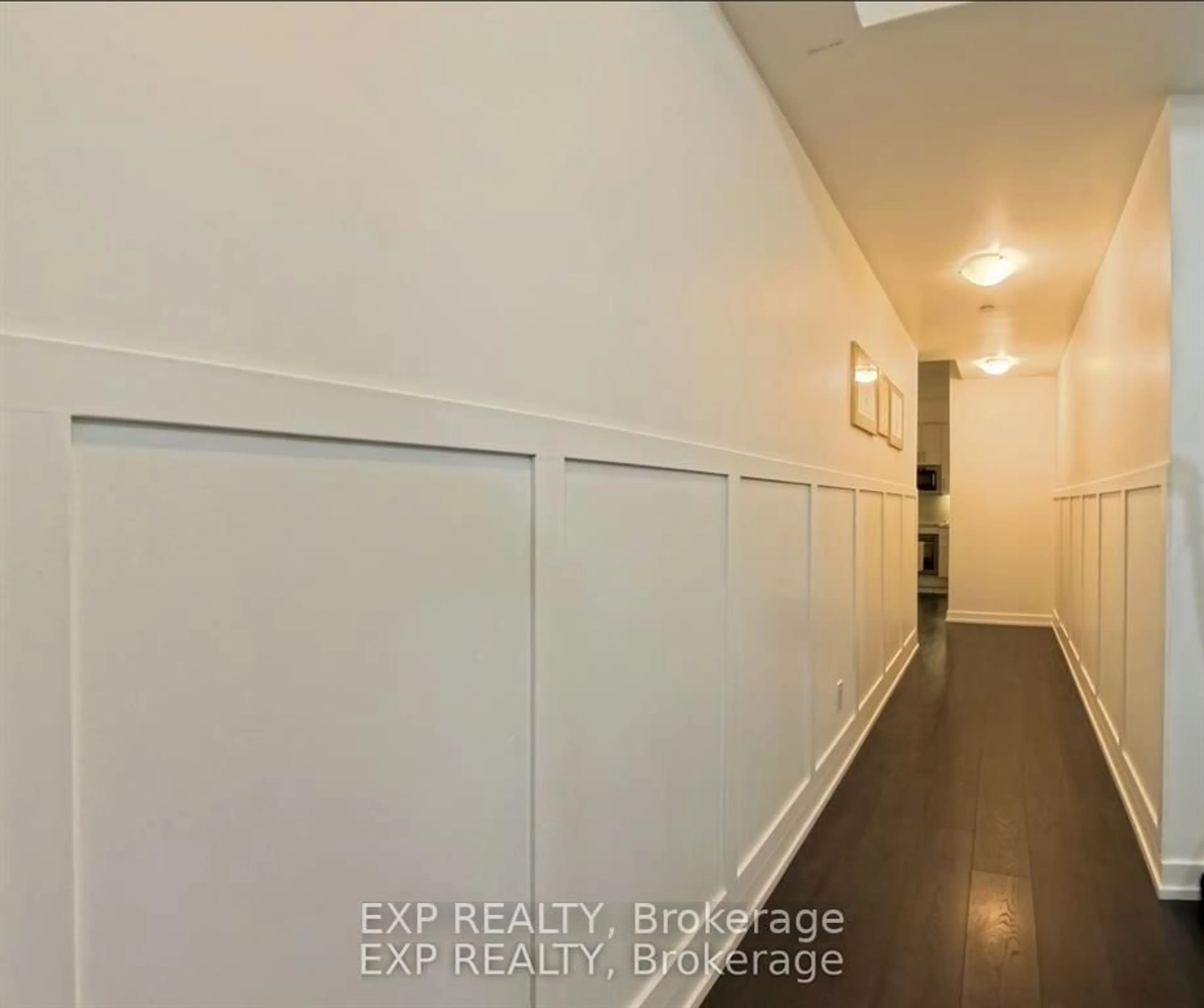 Indoor entryway for 297 College St #608, Toronto Ontario M5T 0C2