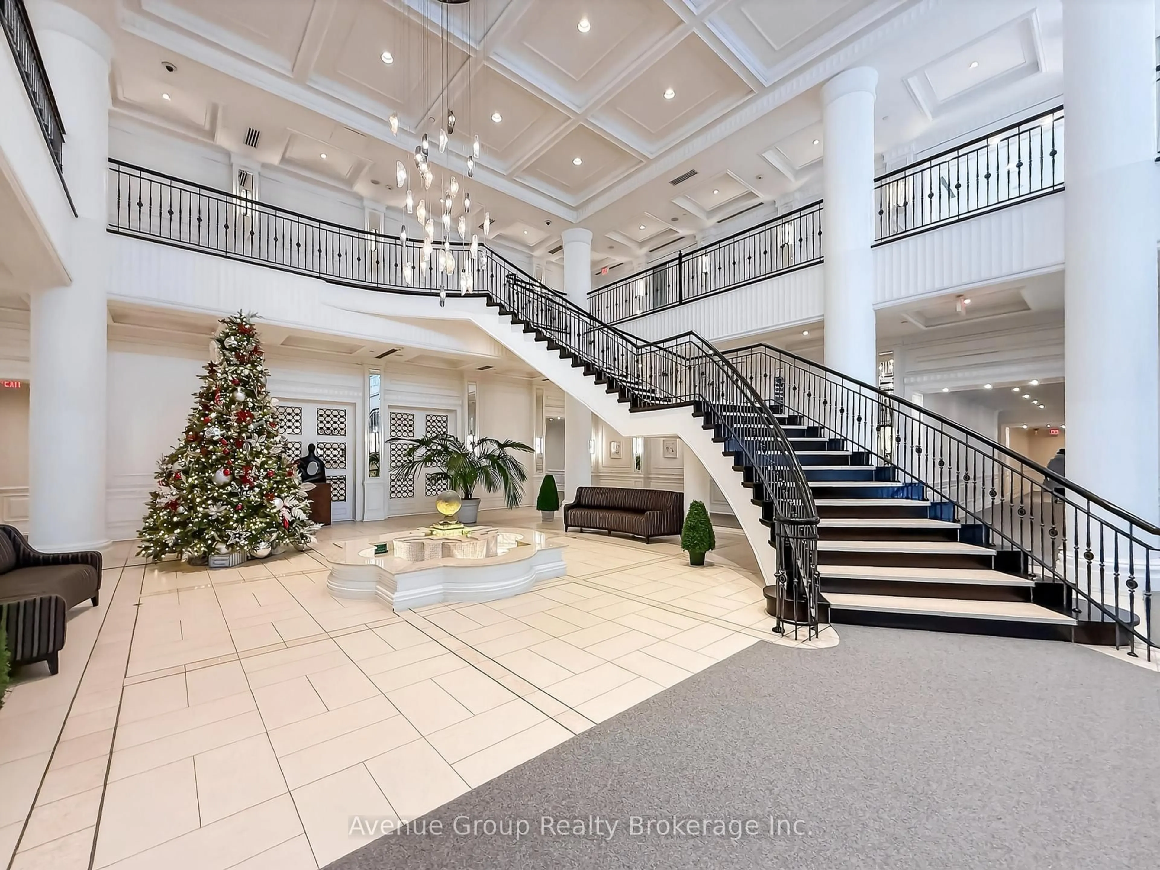 Indoor foyer for 25 Greenview Ave #726, Toronto Ontario M2M 0A5