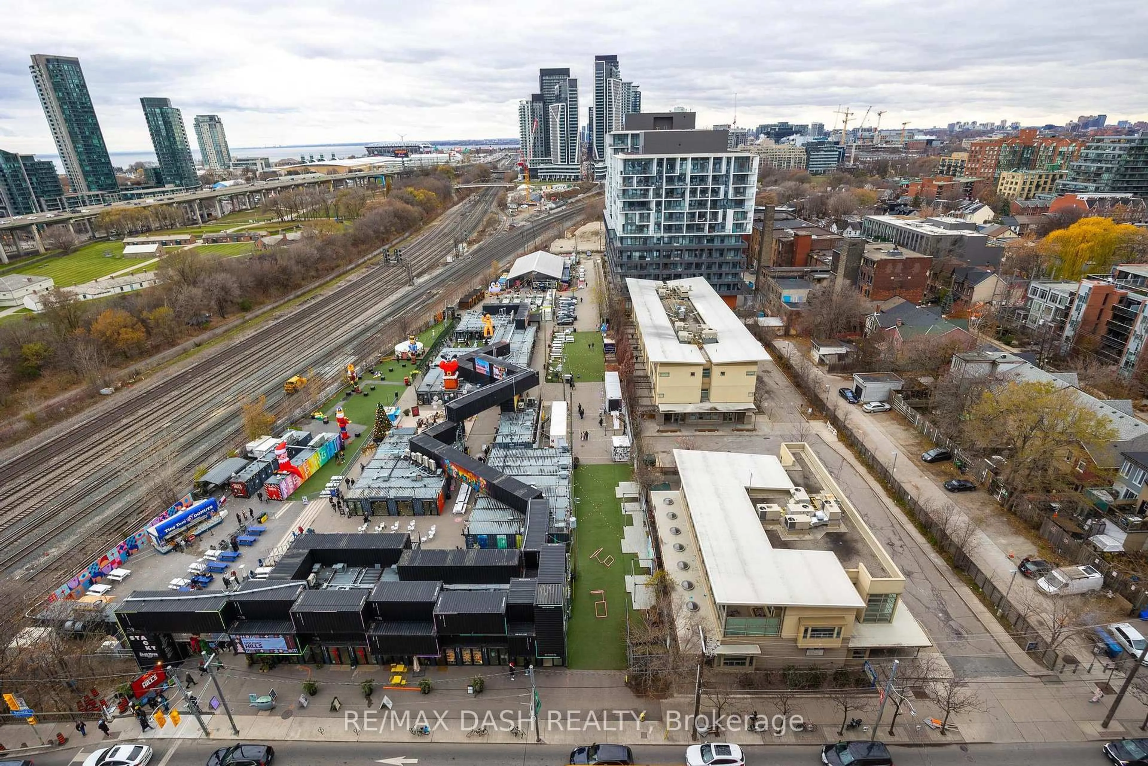 A pic from outside/outdoor area/front of a property/back of a property/a pic from drone, city buildings view from balcony for 27 Bathurst St #1508W, Toronto Ontario M5V 0R1