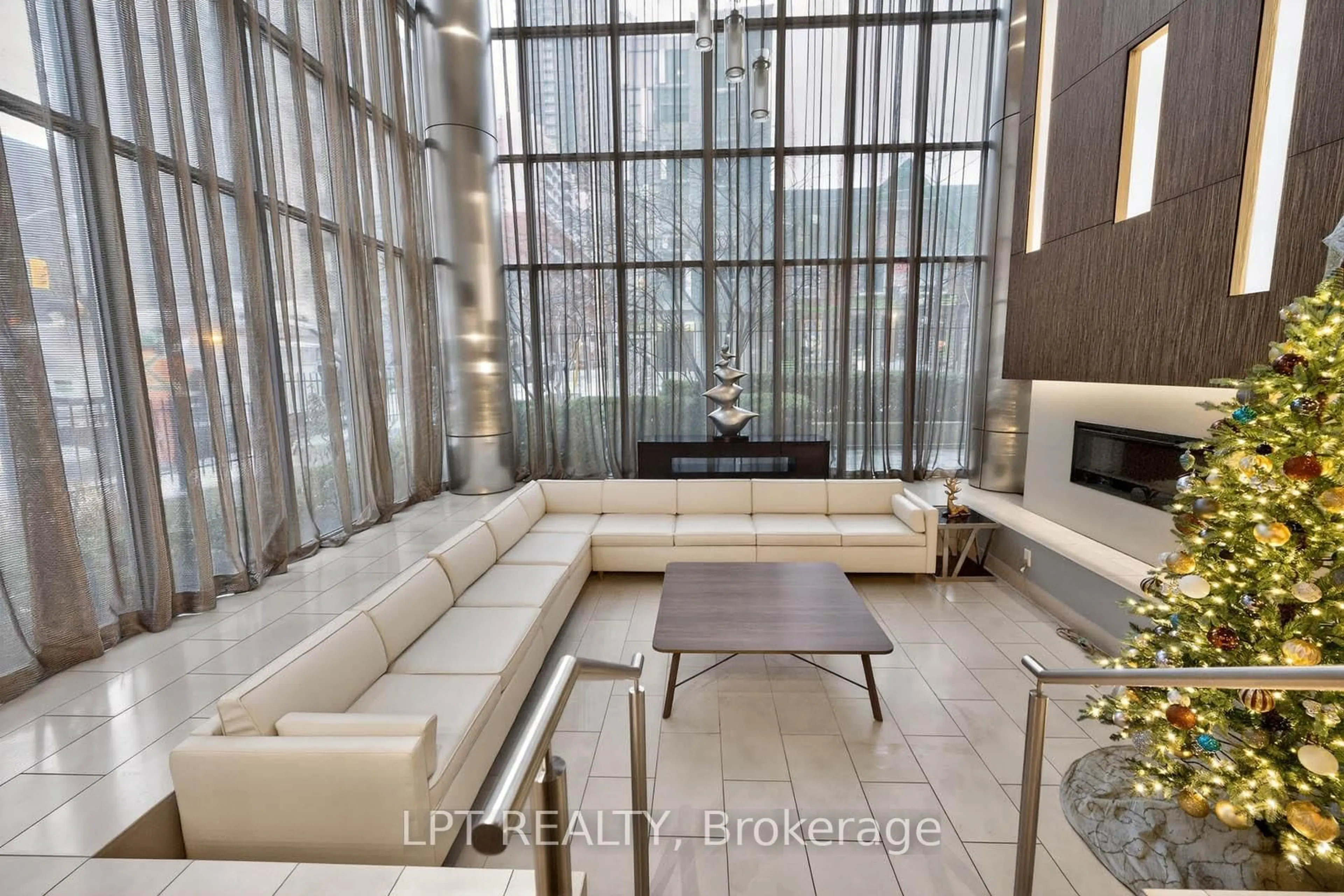 Lobby for 320 Richmond St #306, Toronto Ontario M5A 1P9