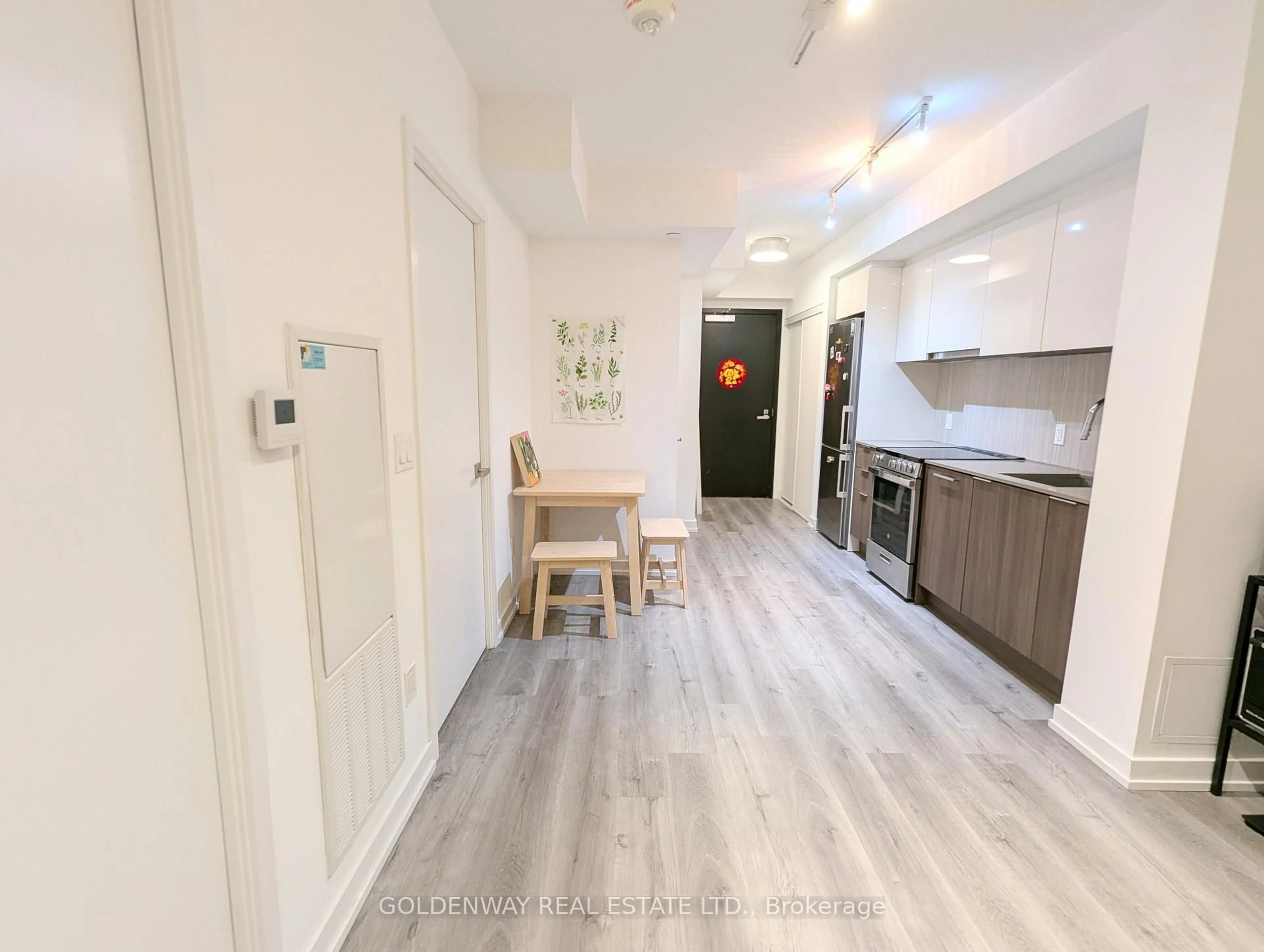 Unknown for 31 Tippett Rd #321, Toronto Ontario M3H 0C8