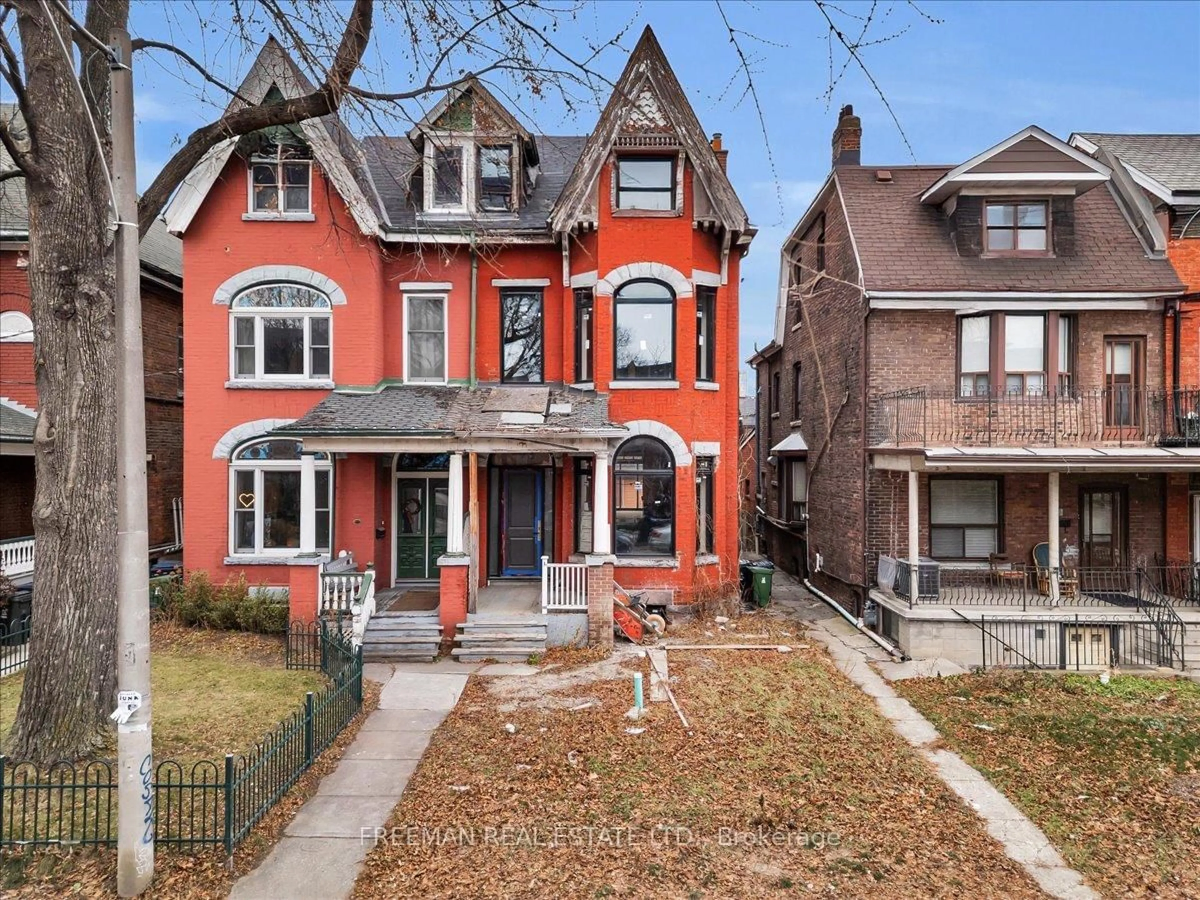 Home with brick exterior material, street for 393 Manning Ave, Toronto Ontario M6G 2V6