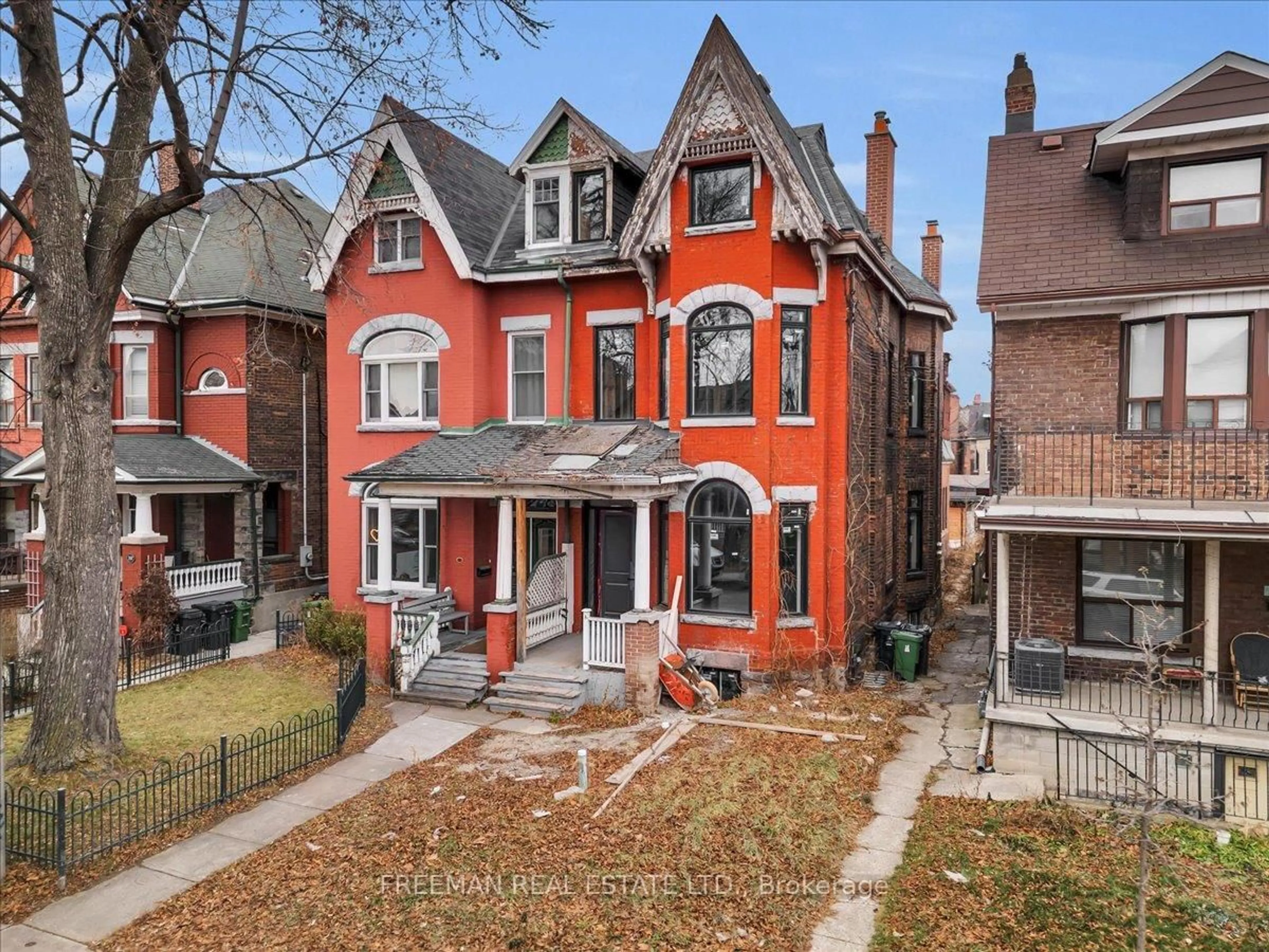 Home with brick exterior material, street for 393 Manning Ave, Toronto Ontario M6G 2V6