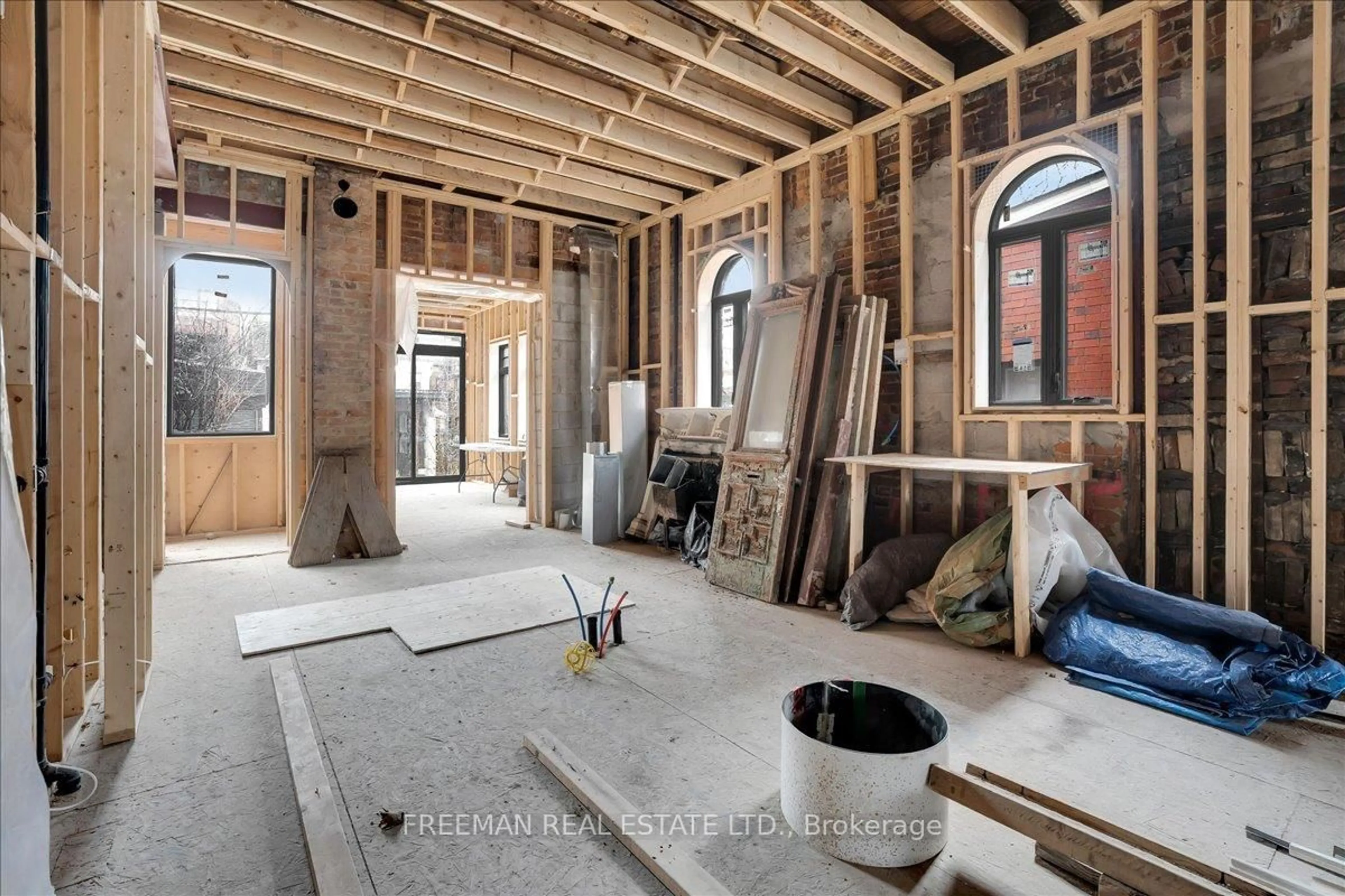 A pic of a room for 393 Manning Ave, Toronto Ontario M6G 2V6