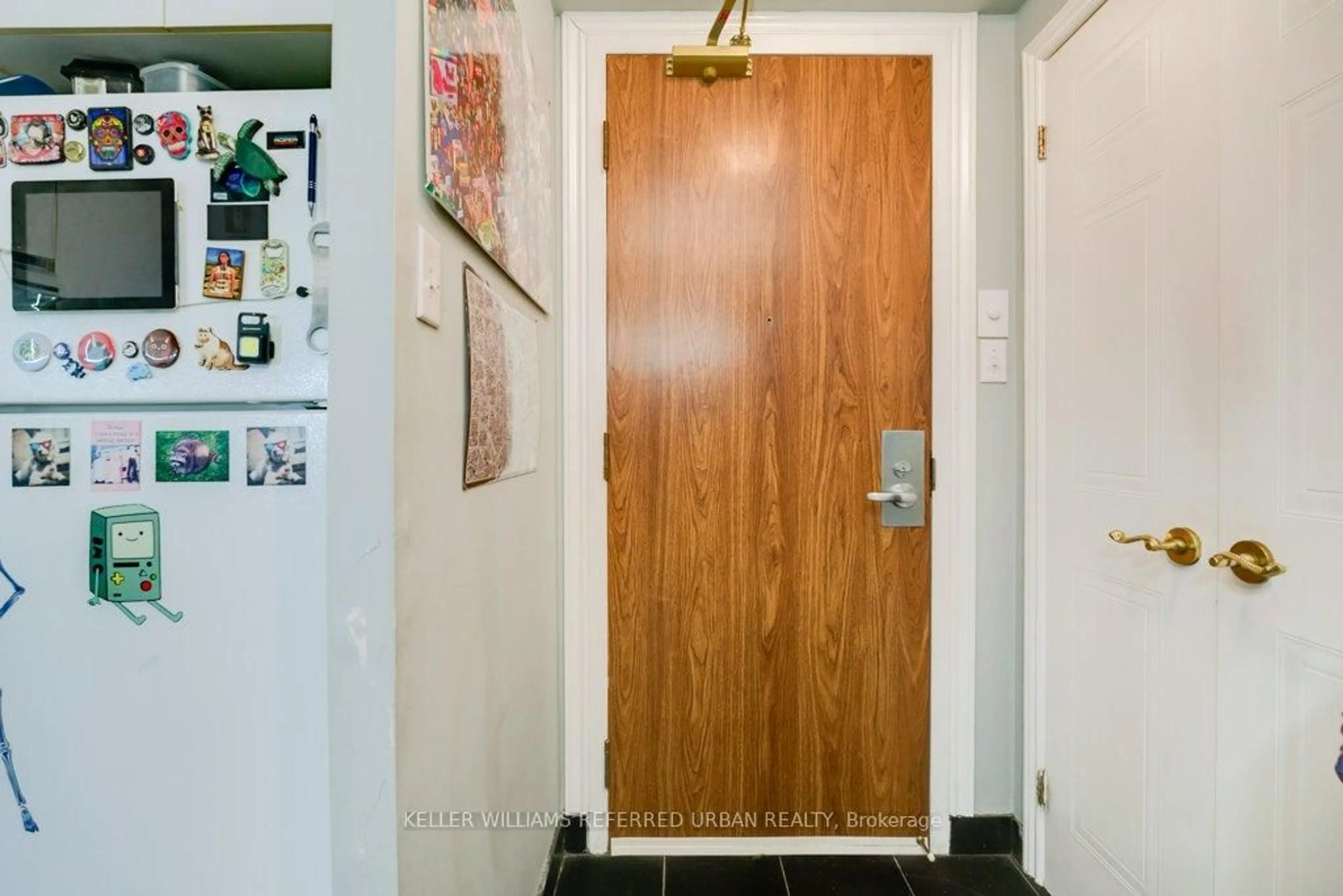 Indoor entryway for 105 Victoria St #1004, Toronto Ontario M5C 3B4