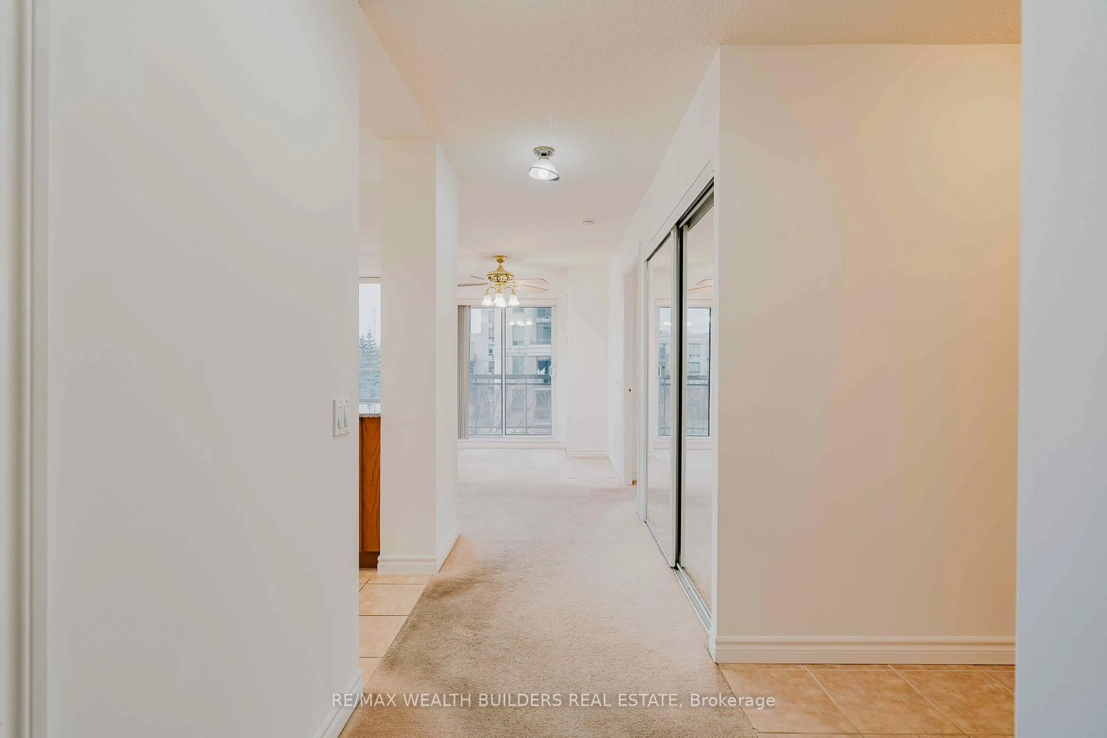 Indoor foyer for 1720 Eglinton Ave #305, Toronto Ontario M4A 2X8